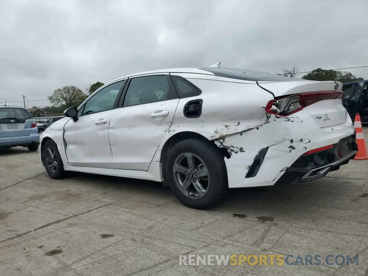 2 fotografías del automóvil dañado 5XXG14J24MG059866 KIA K5 2021