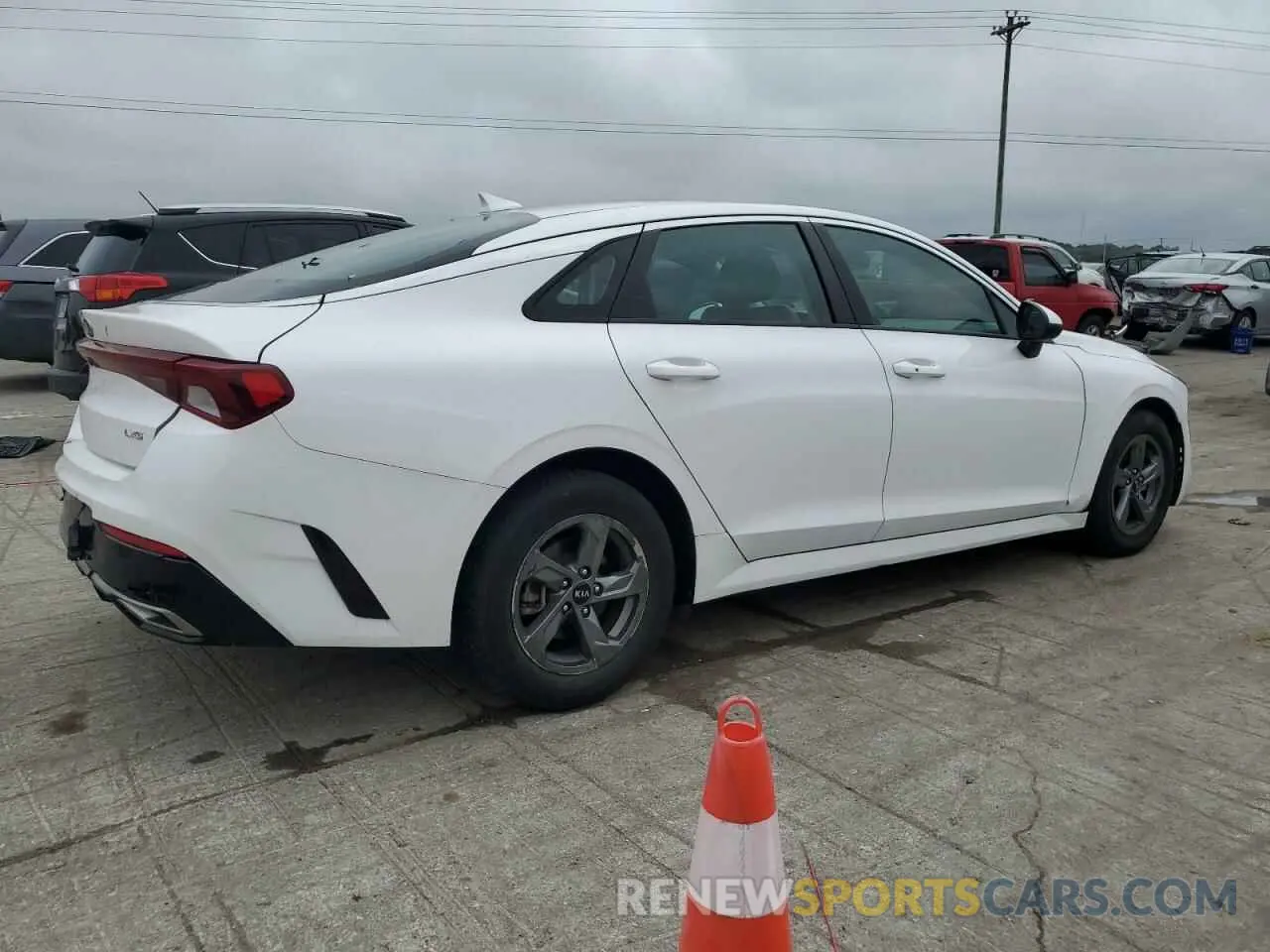 3 fotografías del automóvil dañado 5XXG14J24MG059866 KIA K5 2021