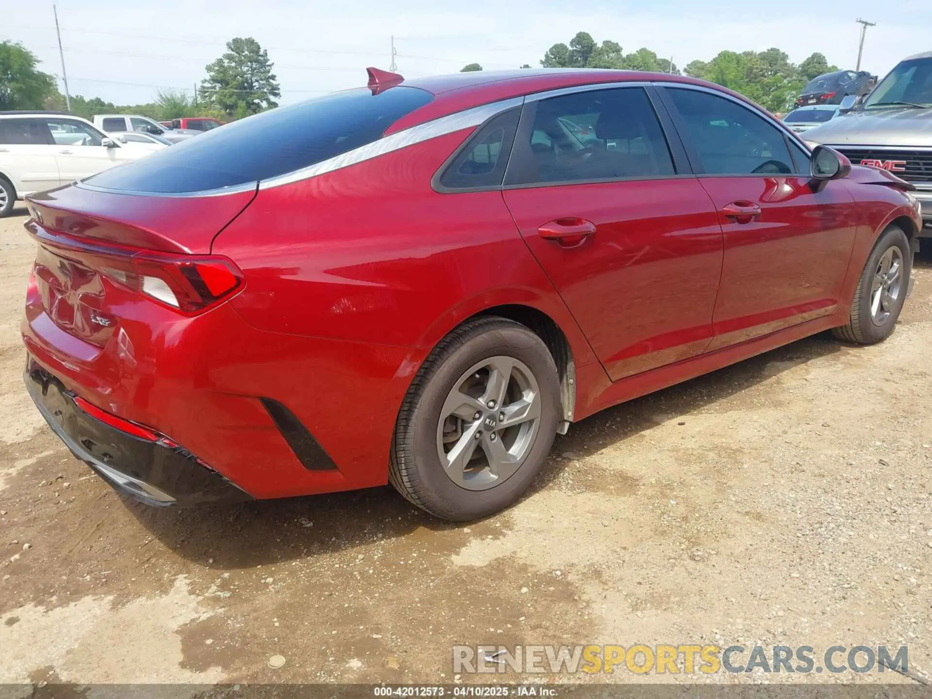 4 fotografías del automóvil dañado 5XXG14J25MG017996 KIA K5 2021