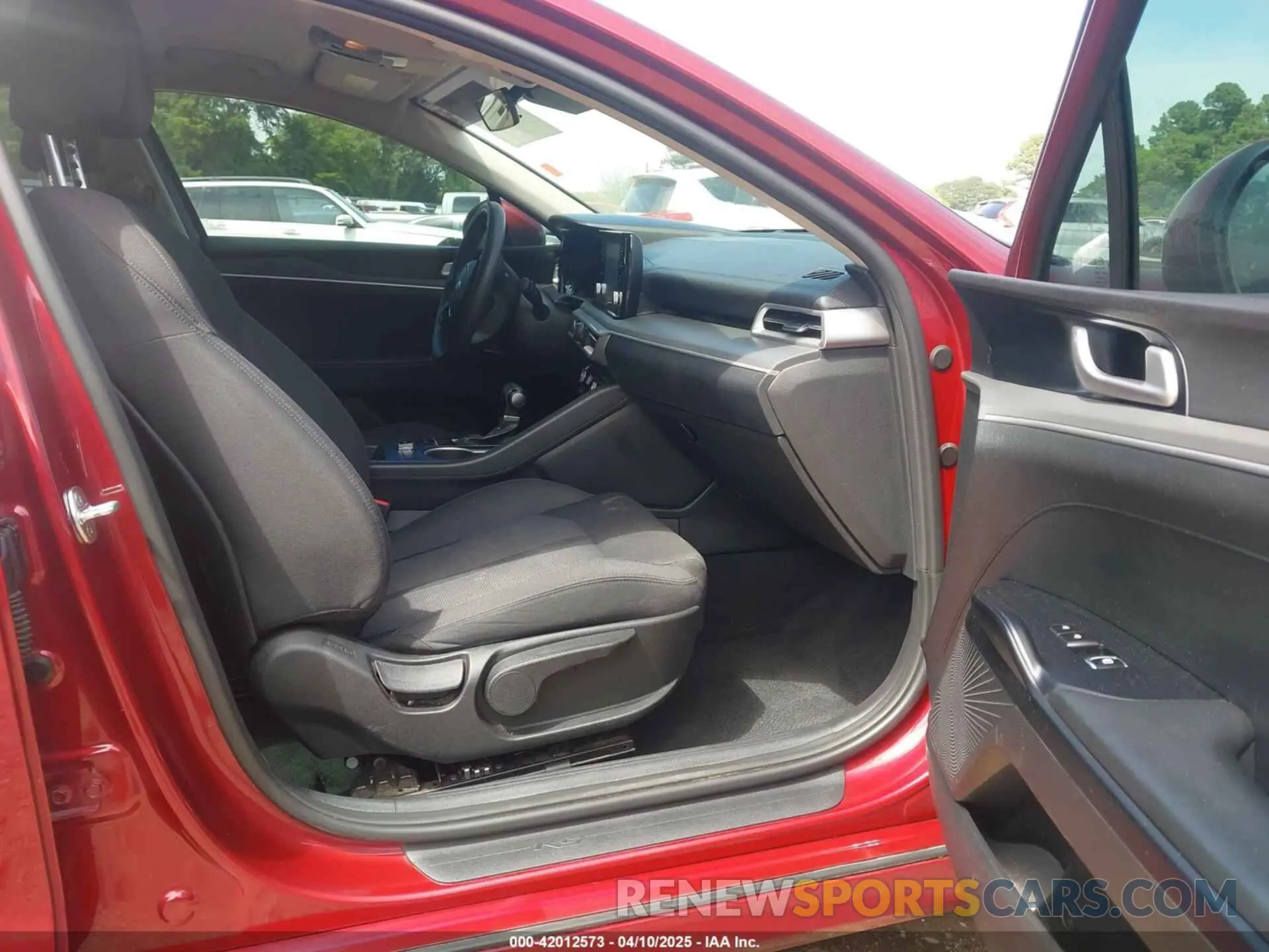 5 fotografías del automóvil dañado 5XXG14J25MG017996 KIA K5 2021