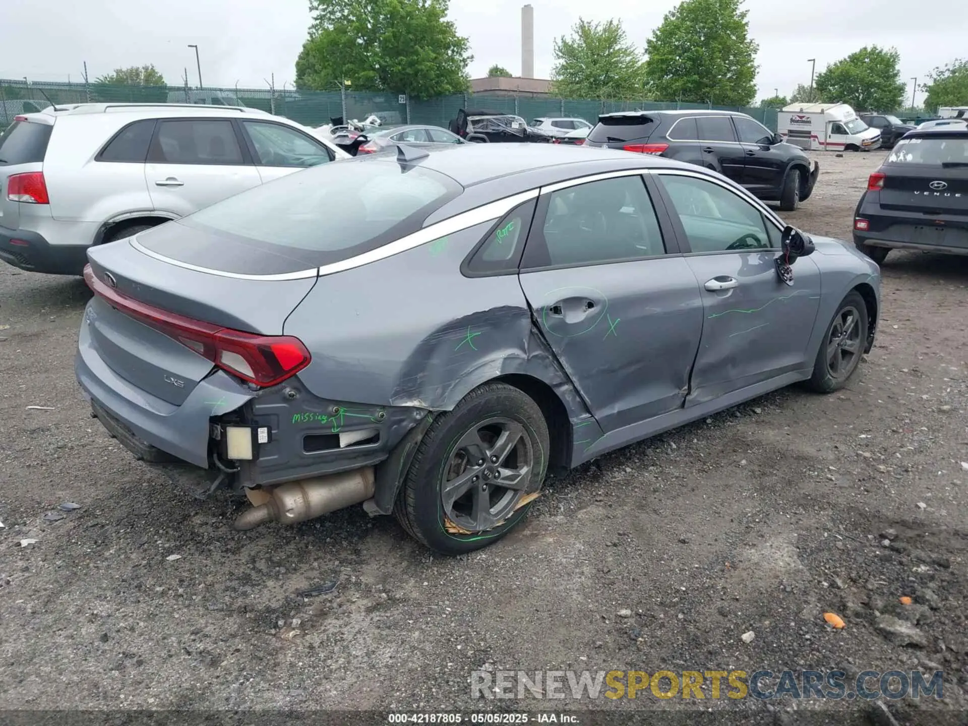 4 fotografías del automóvil dañado 5XXG14J25MG020428 KIA K5 2021