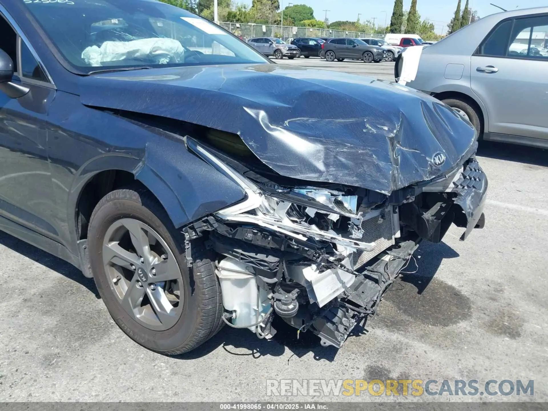 6 fotografías del automóvil dañado 5XXG14J25MG038198 KIA K5 2021