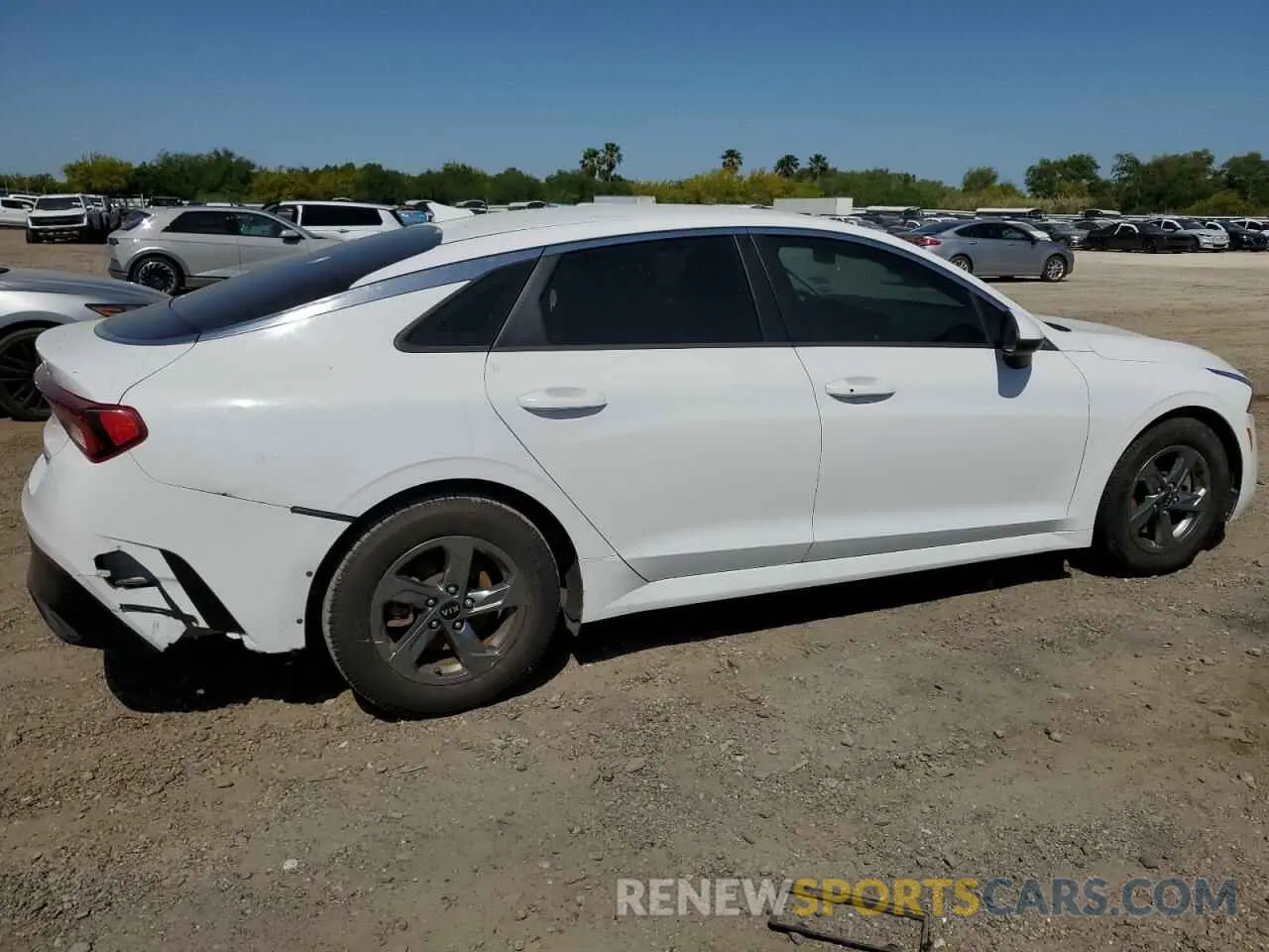 3 fotografías del automóvil dañado 5XXG14J26MG021264 KIA K5 2021