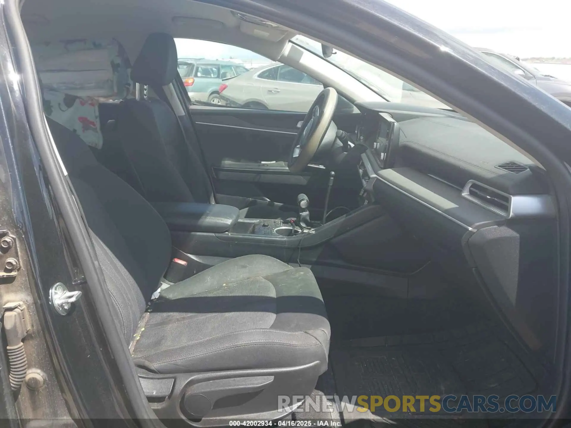 5 fotografías del automóvil dañado 5XXG14J26MG043720 KIA K5 2021