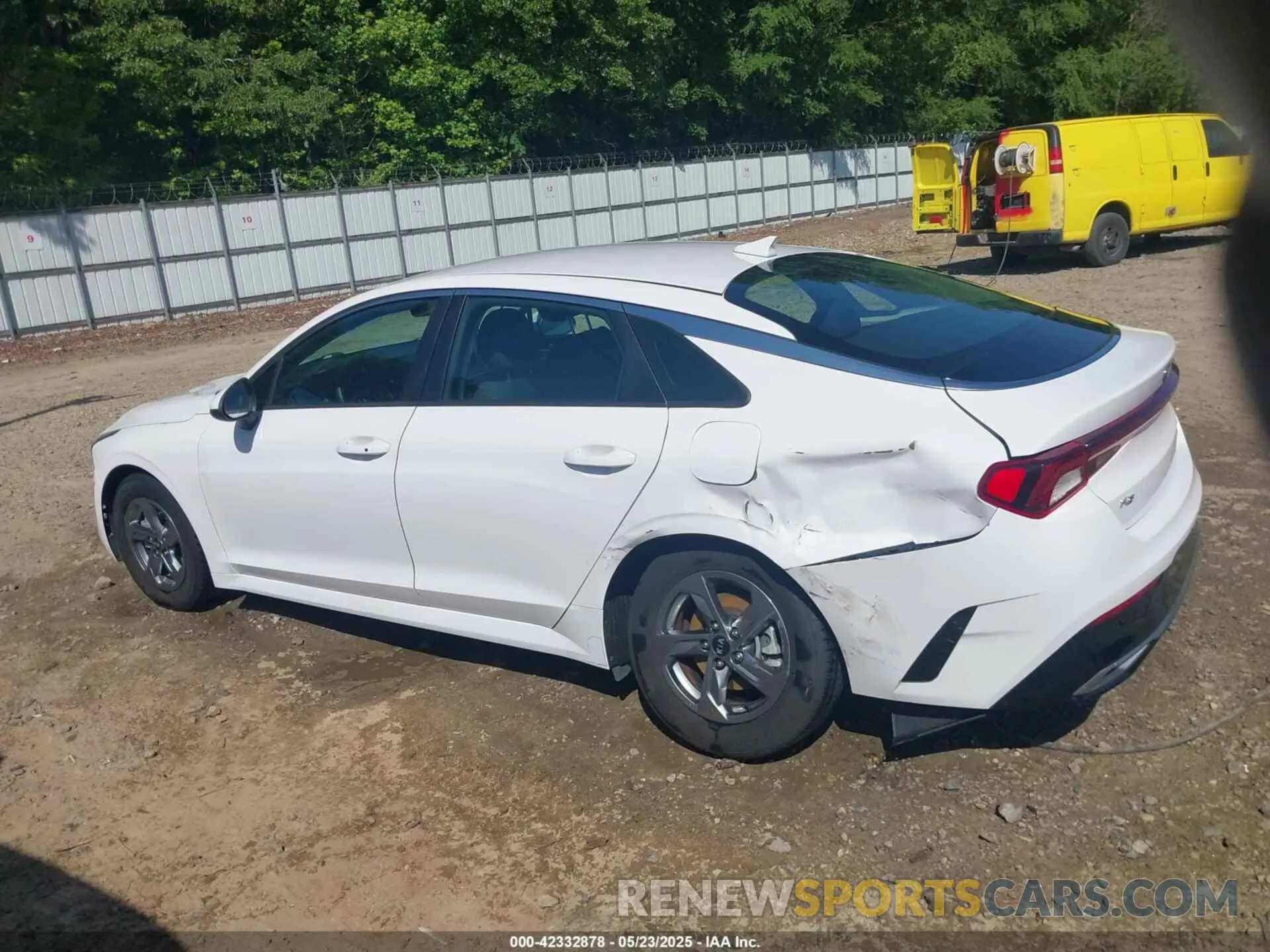 14 fotografías del automóvil dañado 5XXG14J26MG050439 KIA K5 2021