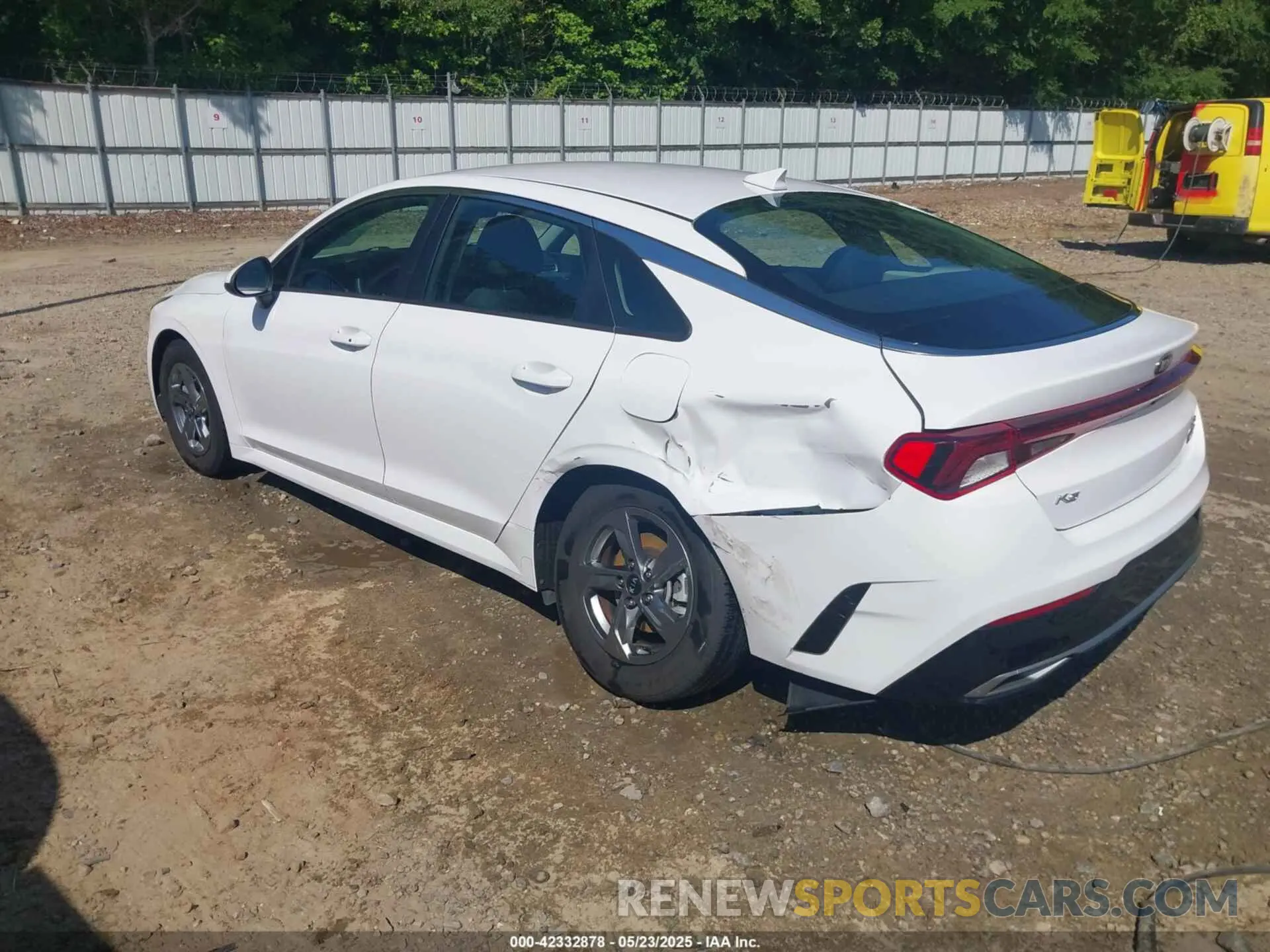 3 fotografías del automóvil dañado 5XXG14J26MG050439 KIA K5 2021