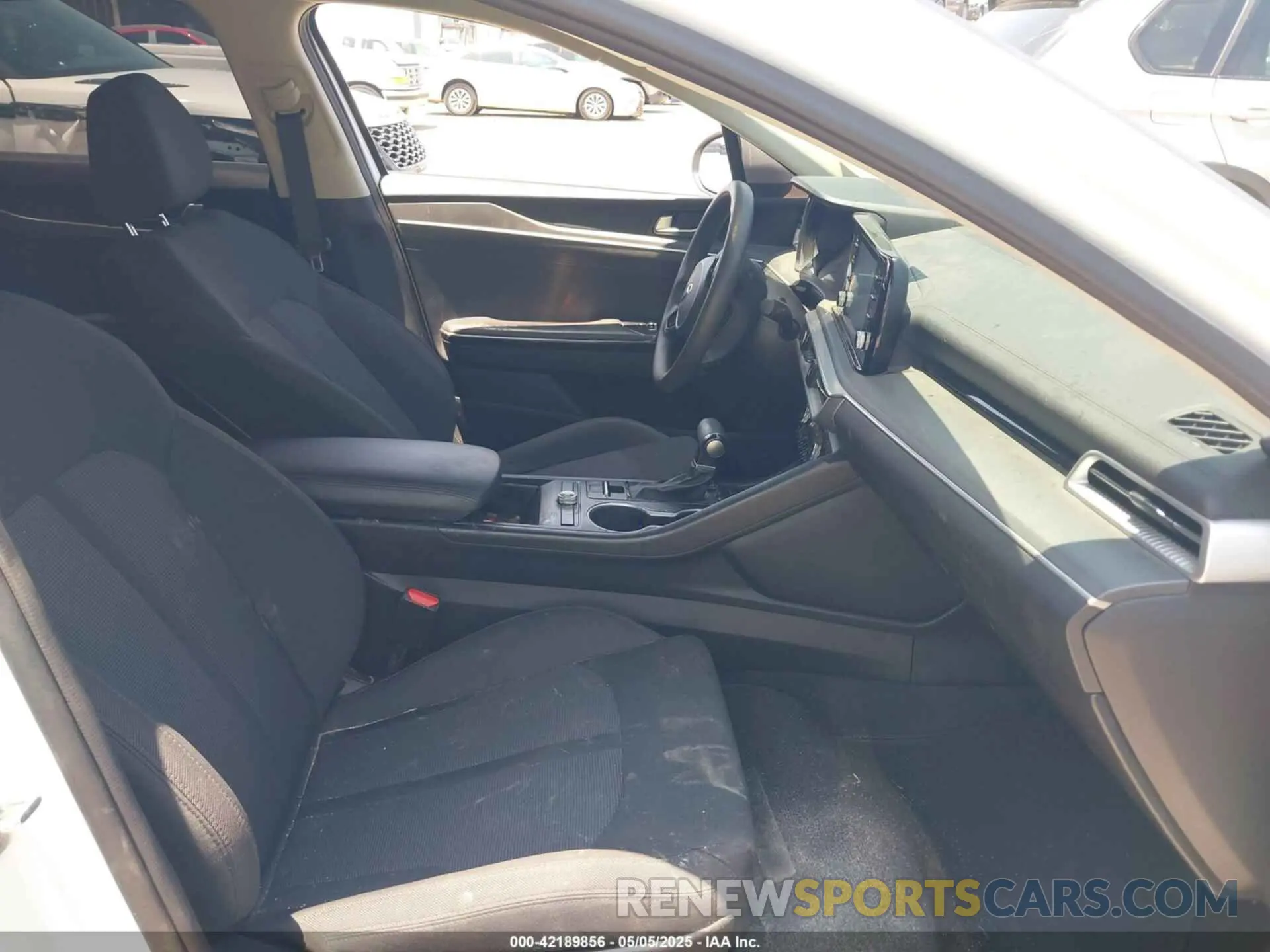 5 fotografías del automóvil dañado 5XXG14J26MG054961 KIA K5 2021