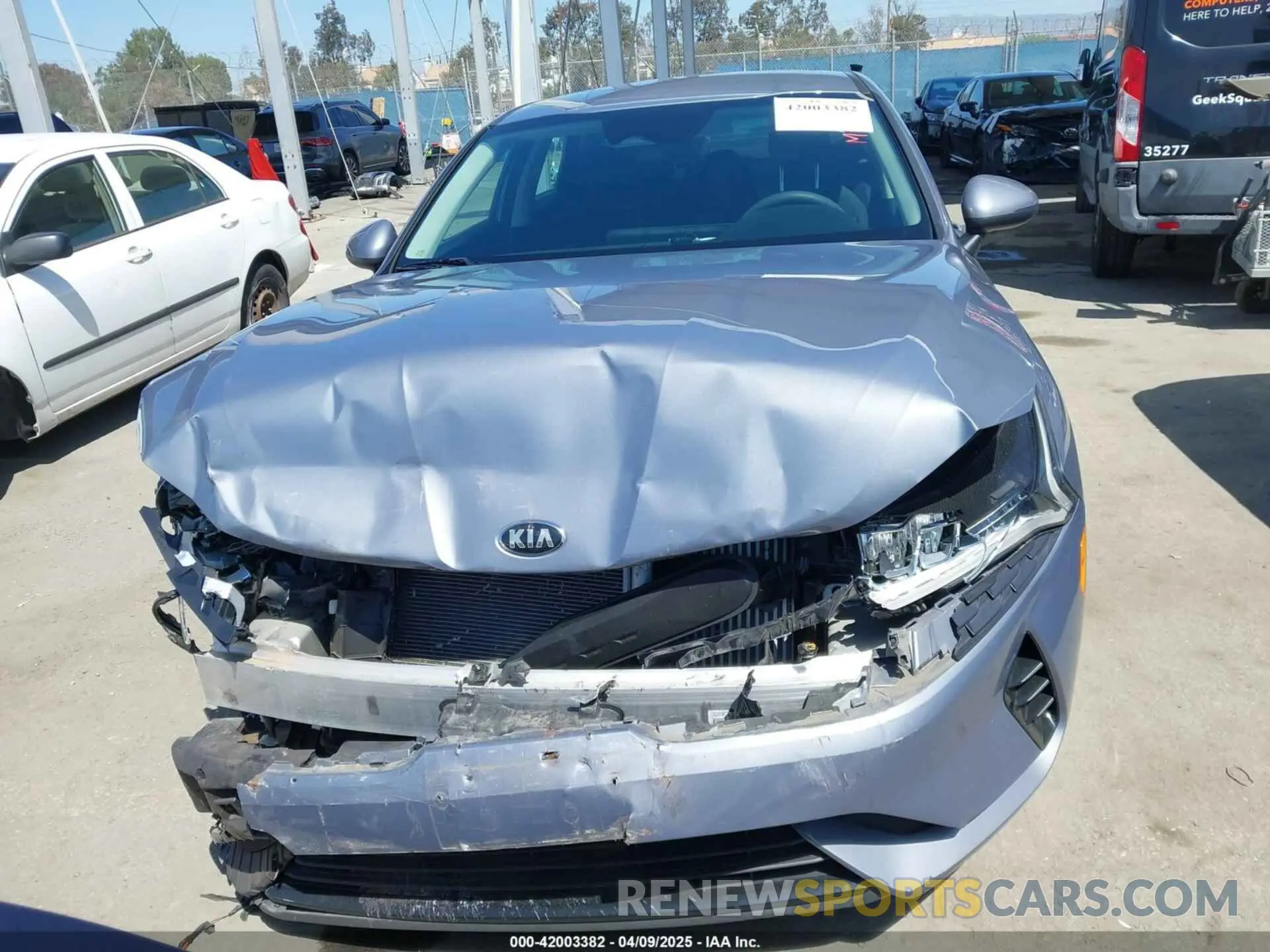 12 fotografías del automóvil dañado 5XXG14J26MG057794 KIA K5 2021