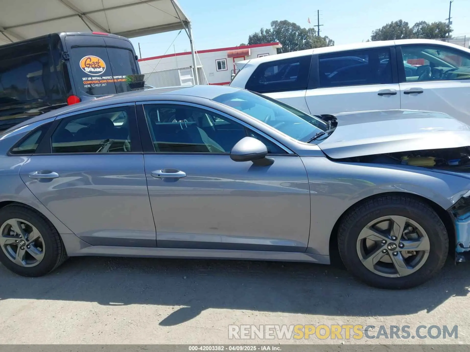 13 fotografías del automóvil dañado 5XXG14J26MG057794 KIA K5 2021