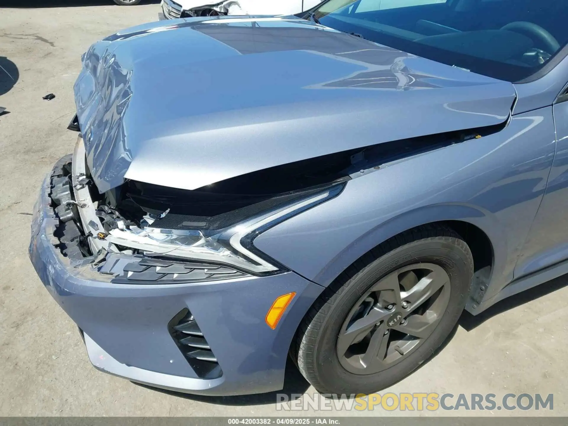 18 fotografías del automóvil dañado 5XXG14J26MG057794 KIA K5 2021