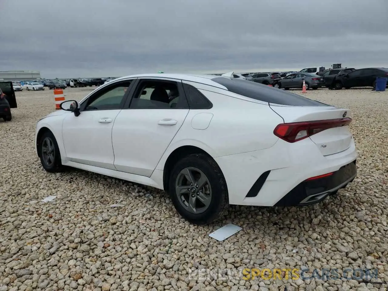 2 fotografías del automóvil dañado 5XXG14J26MG063711 KIA K5 2021