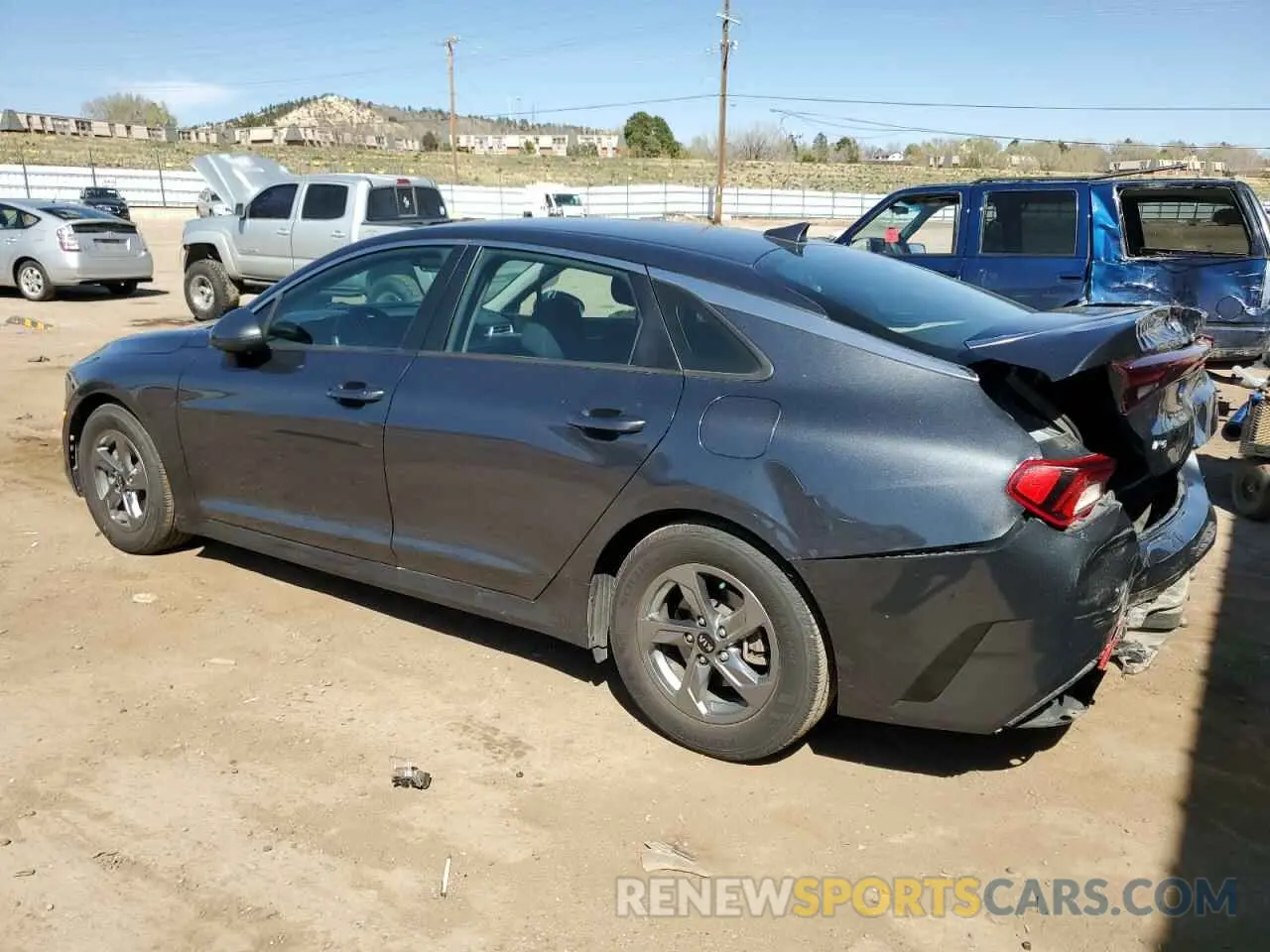 2 fotografías del automóvil dañado 5XXG14J26MG069735 KIA K5 2021
