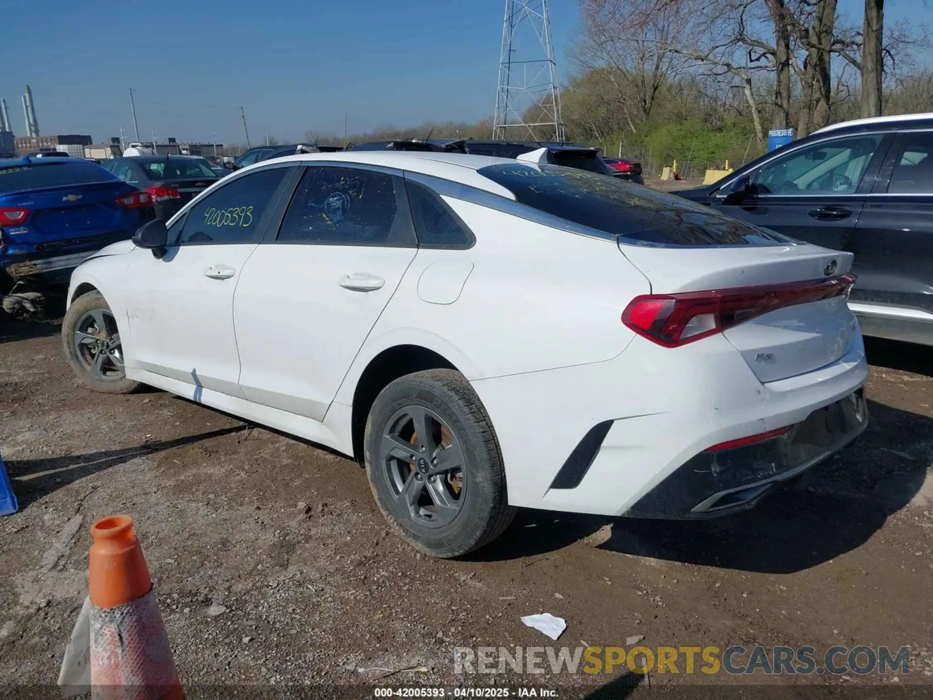3 fotografías del automóvil dañado 5XXG14J27MG022651 KIA K5 2021