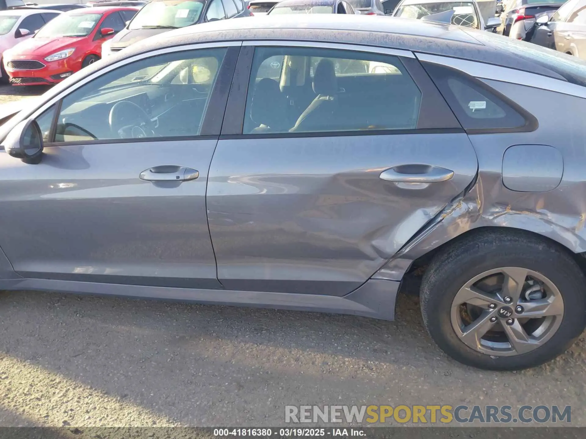 15 fotografías del automóvil dañado 5XXG14J27MG044519 KIA K5 2021