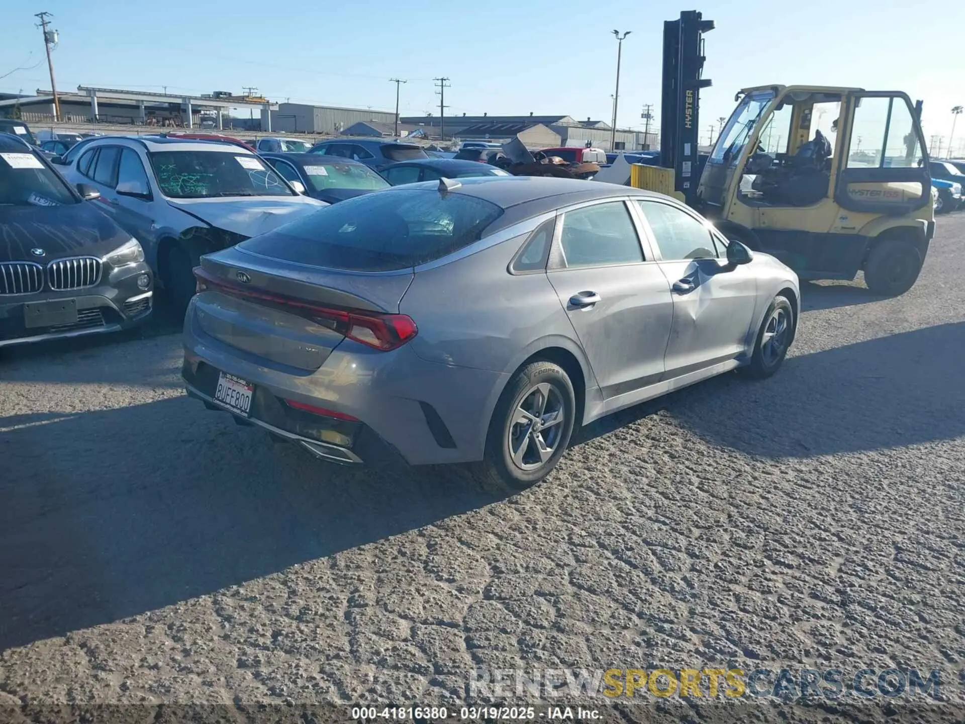 4 fotografías del automóvil dañado 5XXG14J27MG044519 KIA K5 2021