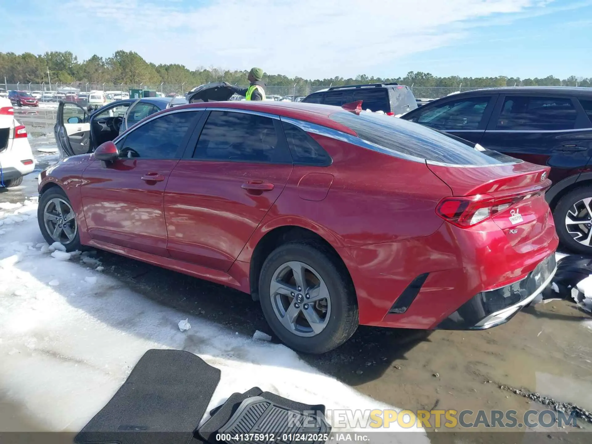 14 fotografías del automóvil dañado 5XXG14J27MG058274 KIA K5 2021