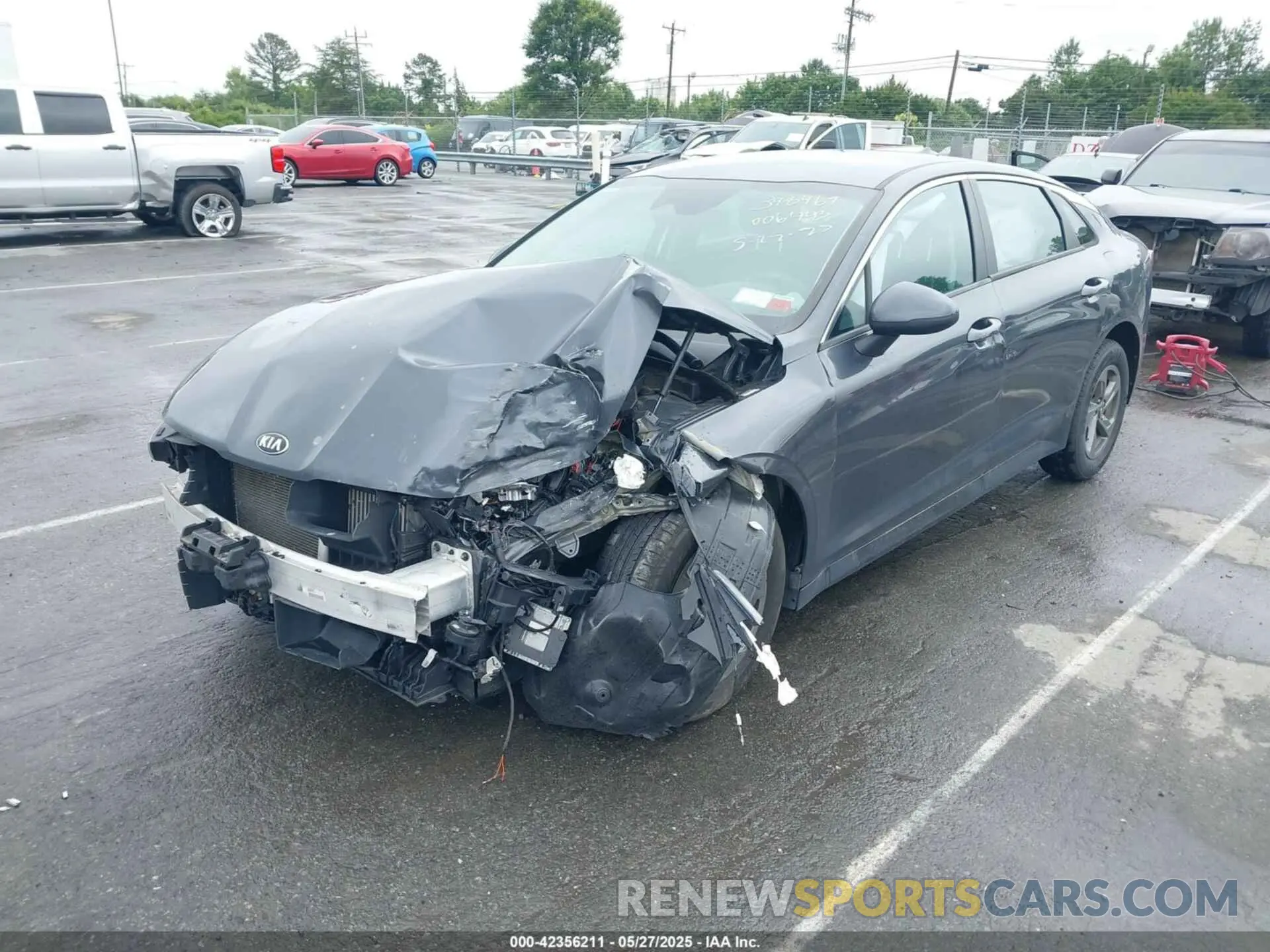 2 fotografías del automóvil dañado 5XXG14J28MG006443 KIA K5 2021