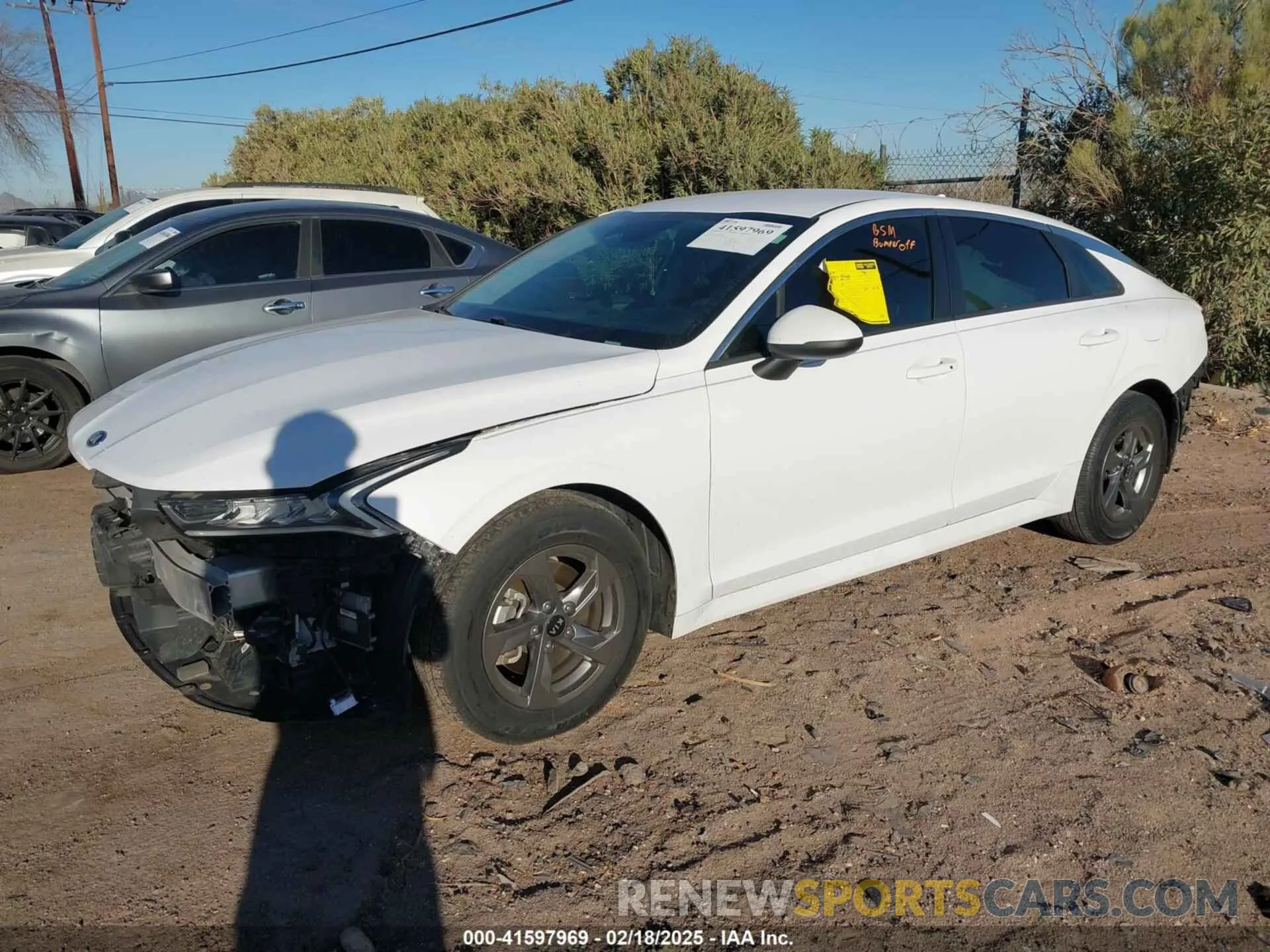 2 fotografías del automóvil dañado 5XXG14J28MG024425 KIA K5 2021