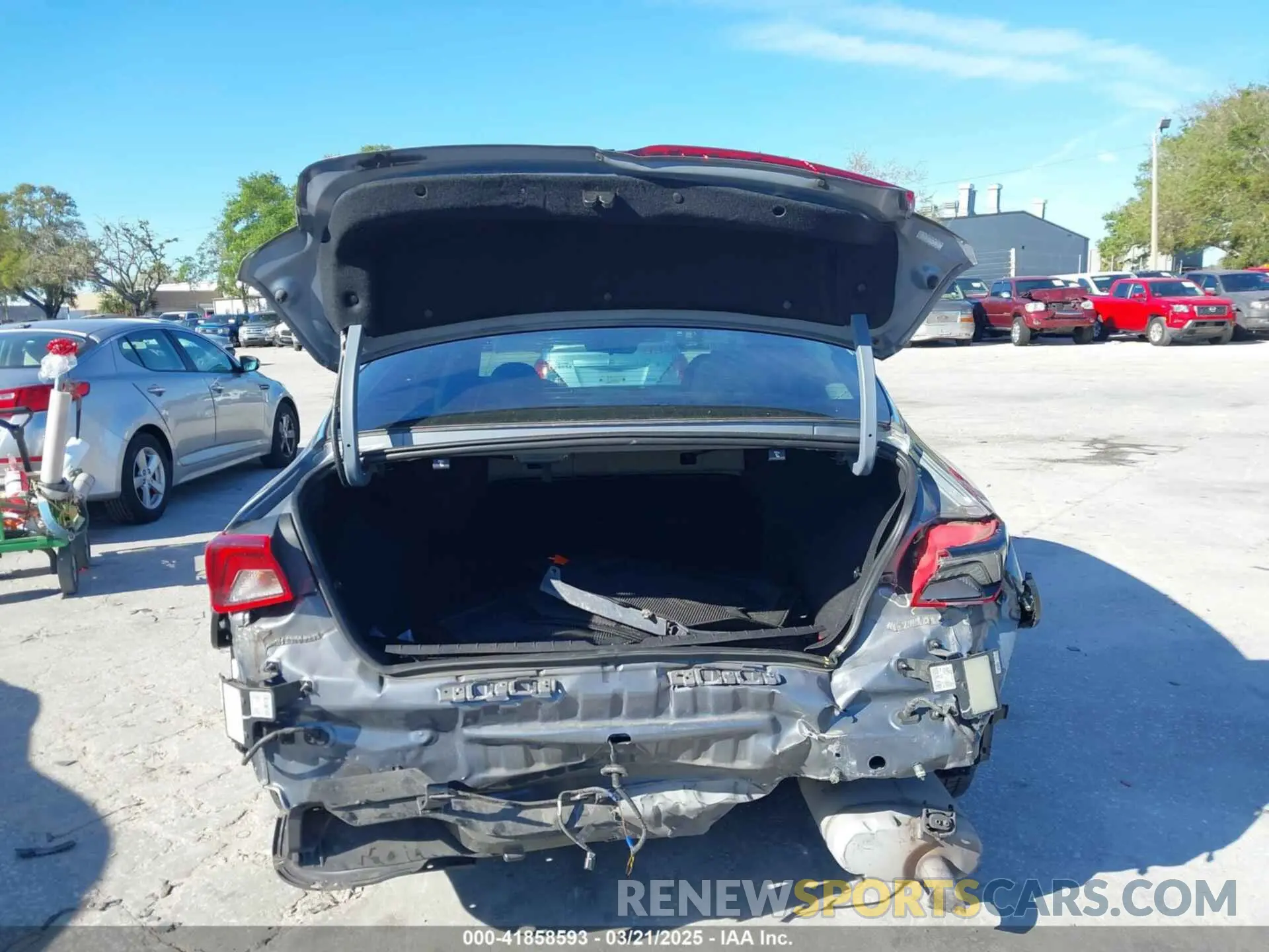 17 fotografías del automóvil dañado 5XXG14J28MG024778 KIA K5 2021