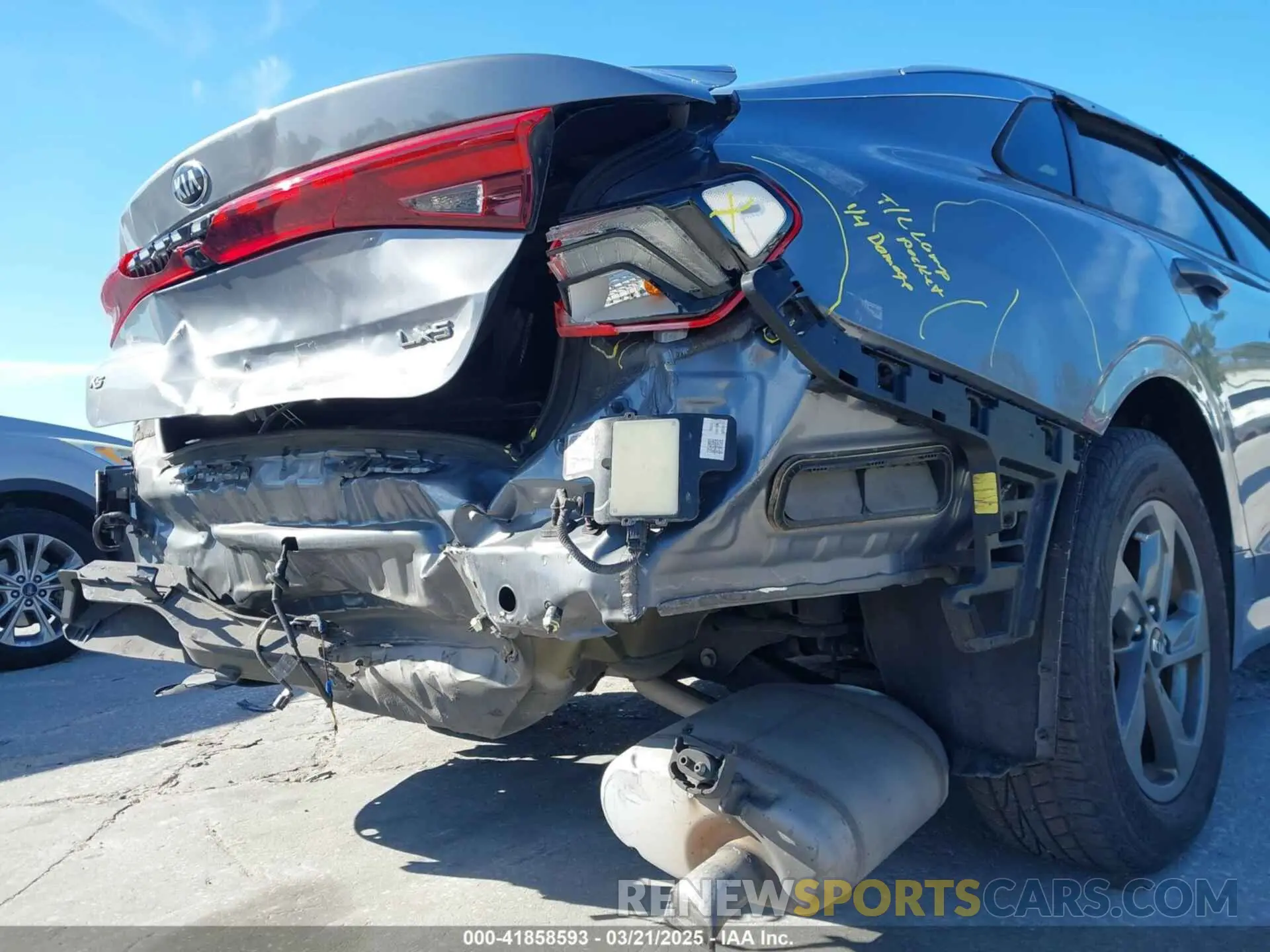 18 fotografías del automóvil dañado 5XXG14J28MG024778 KIA K5 2021