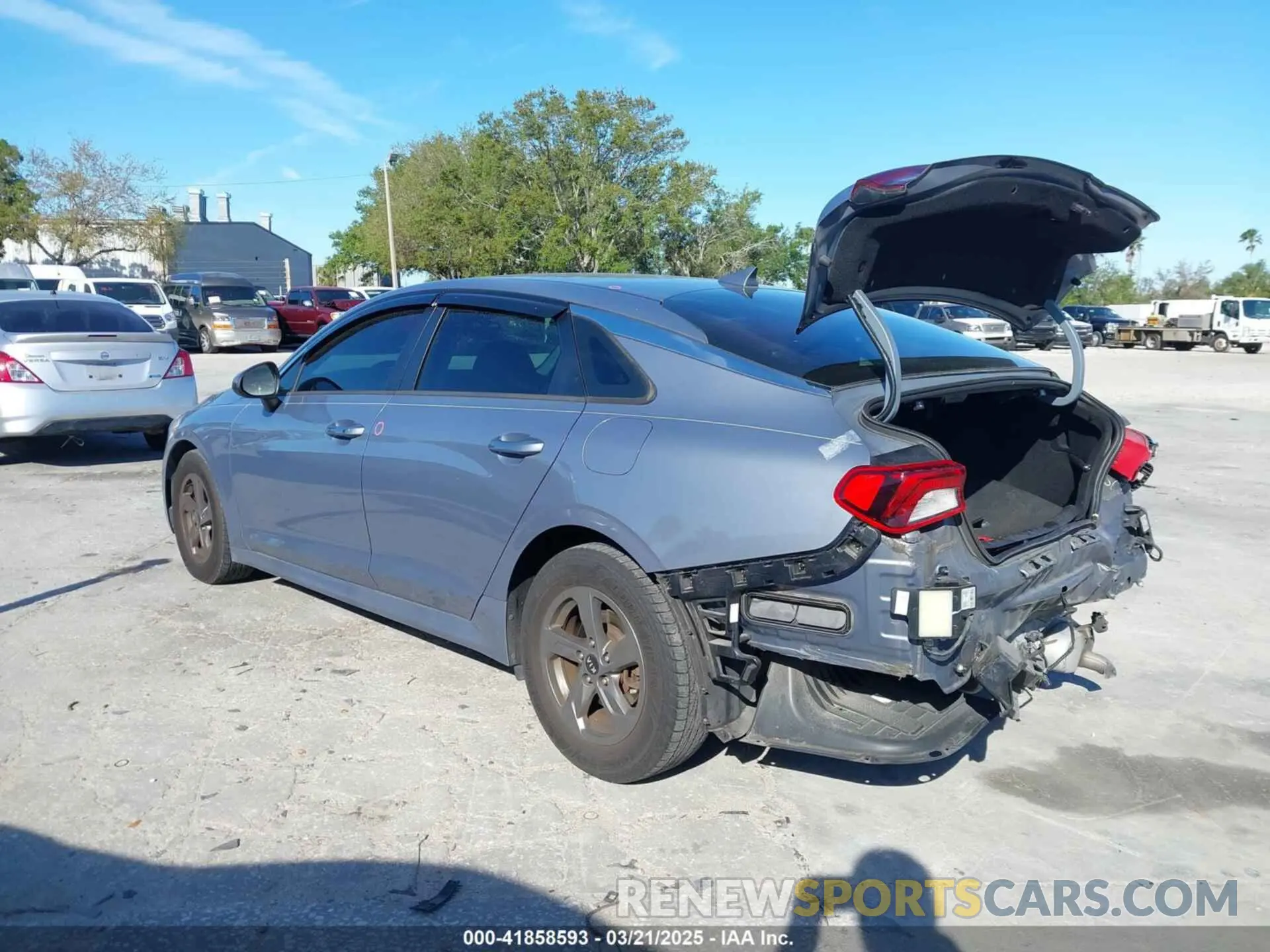 3 fotografías del automóvil dañado 5XXG14J28MG024778 KIA K5 2021