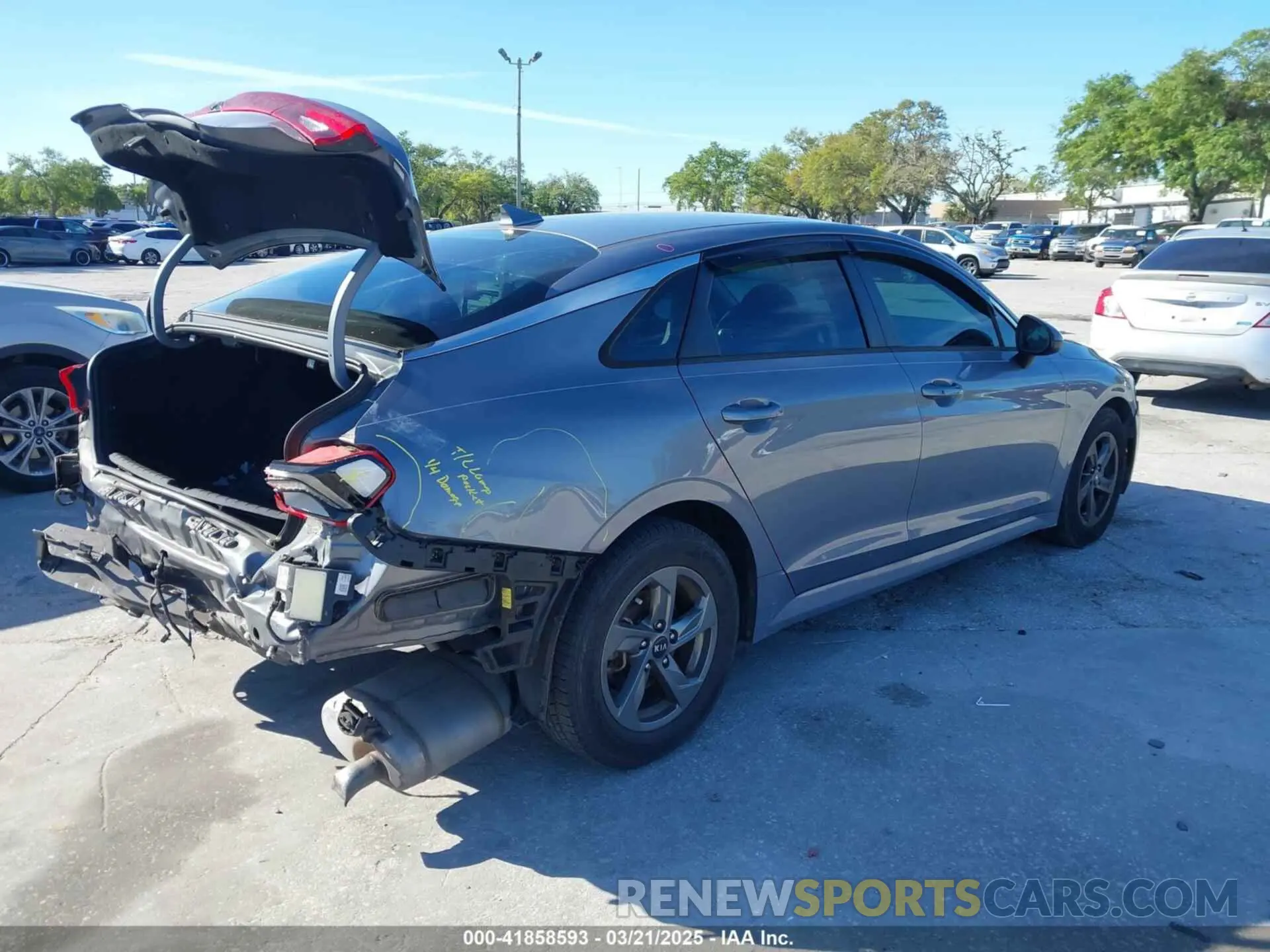 4 fotografías del automóvil dañado 5XXG14J28MG024778 KIA K5 2021