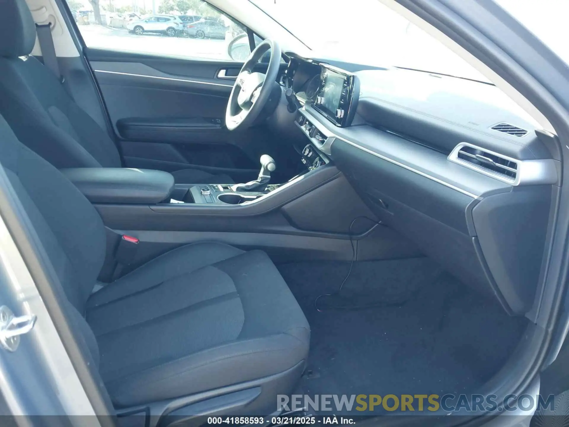 5 fotografías del automóvil dañado 5XXG14J28MG024778 KIA K5 2021