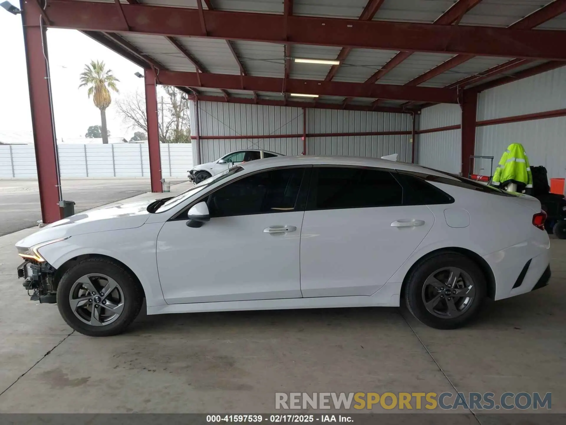 15 fotografías del automóvil dañado 5XXG14J28MG046392 KIA K5 2021
