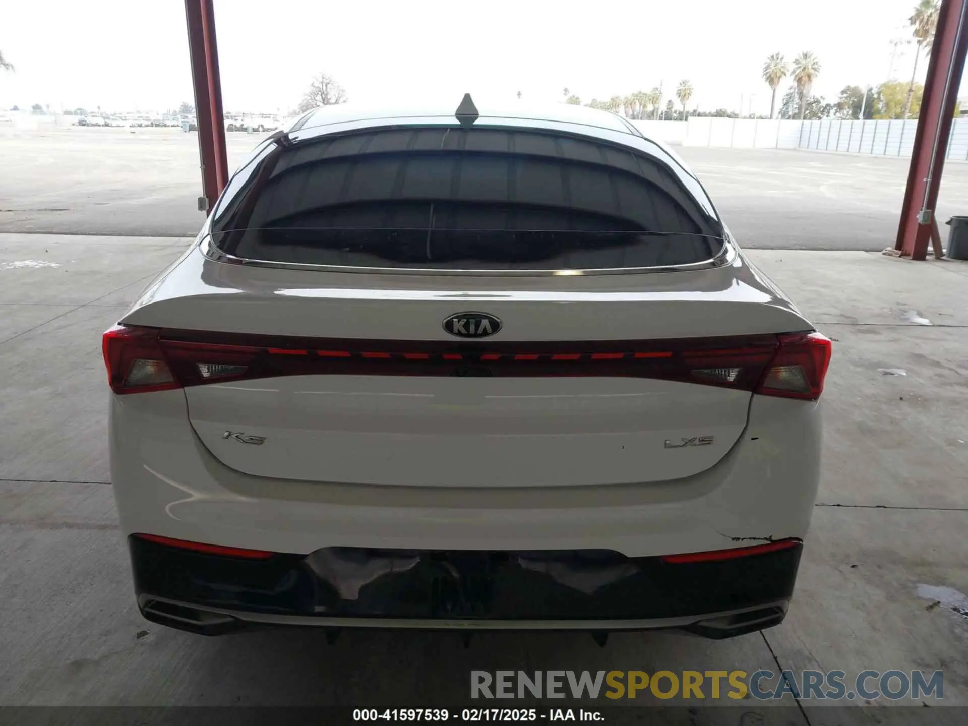 17 fotografías del automóvil dañado 5XXG14J28MG046392 KIA K5 2021