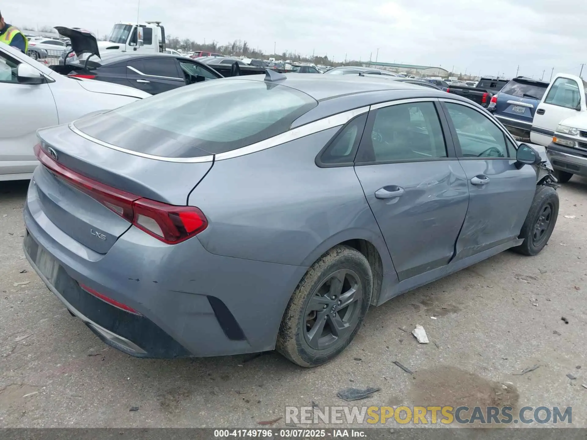 4 fotografías del automóvil dañado 5XXG14J28MG048031 KIA K5 2021