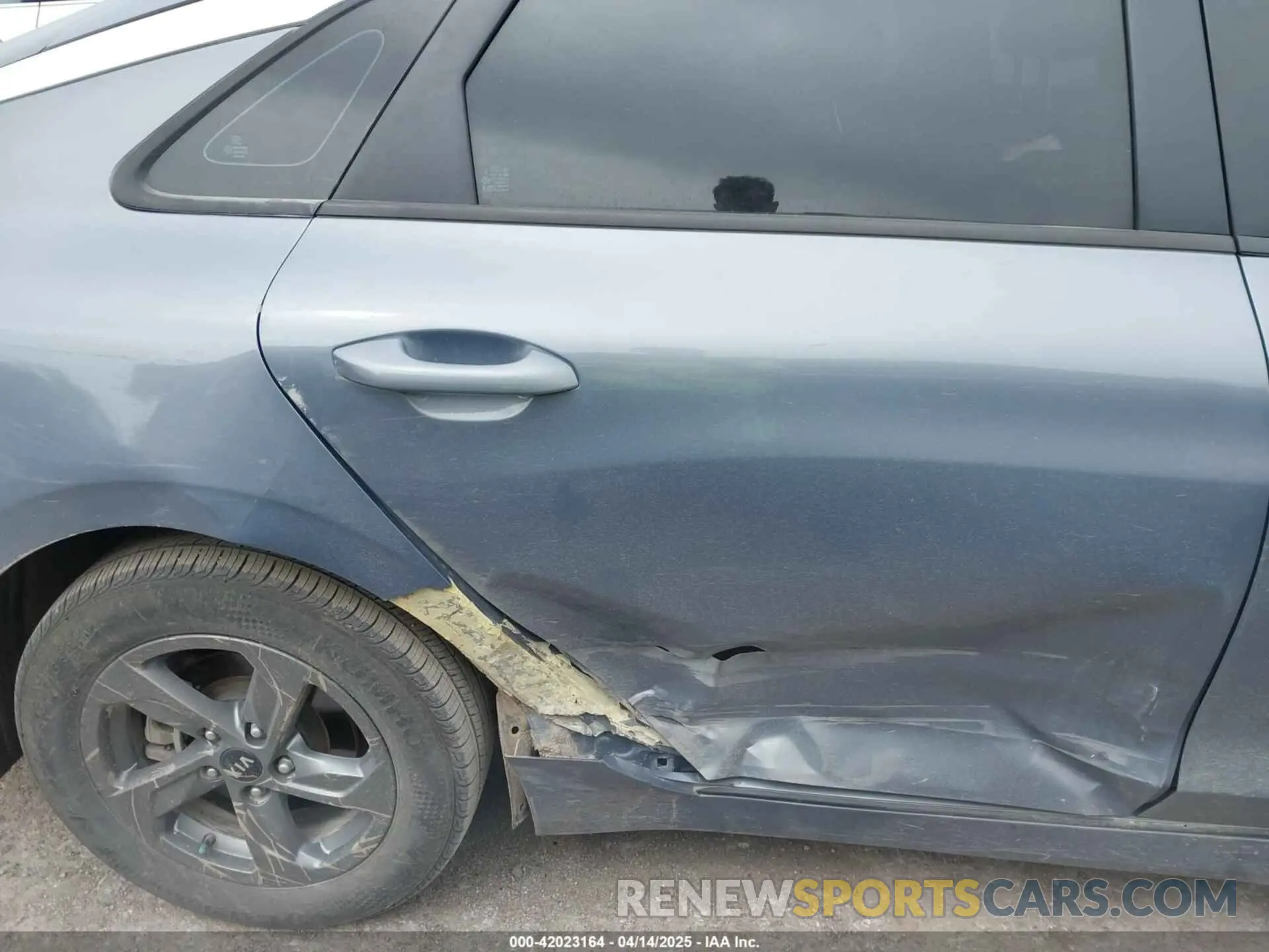 6 fotografías del automóvil dañado 5XXG14J28MG060020 KIA K5 2021