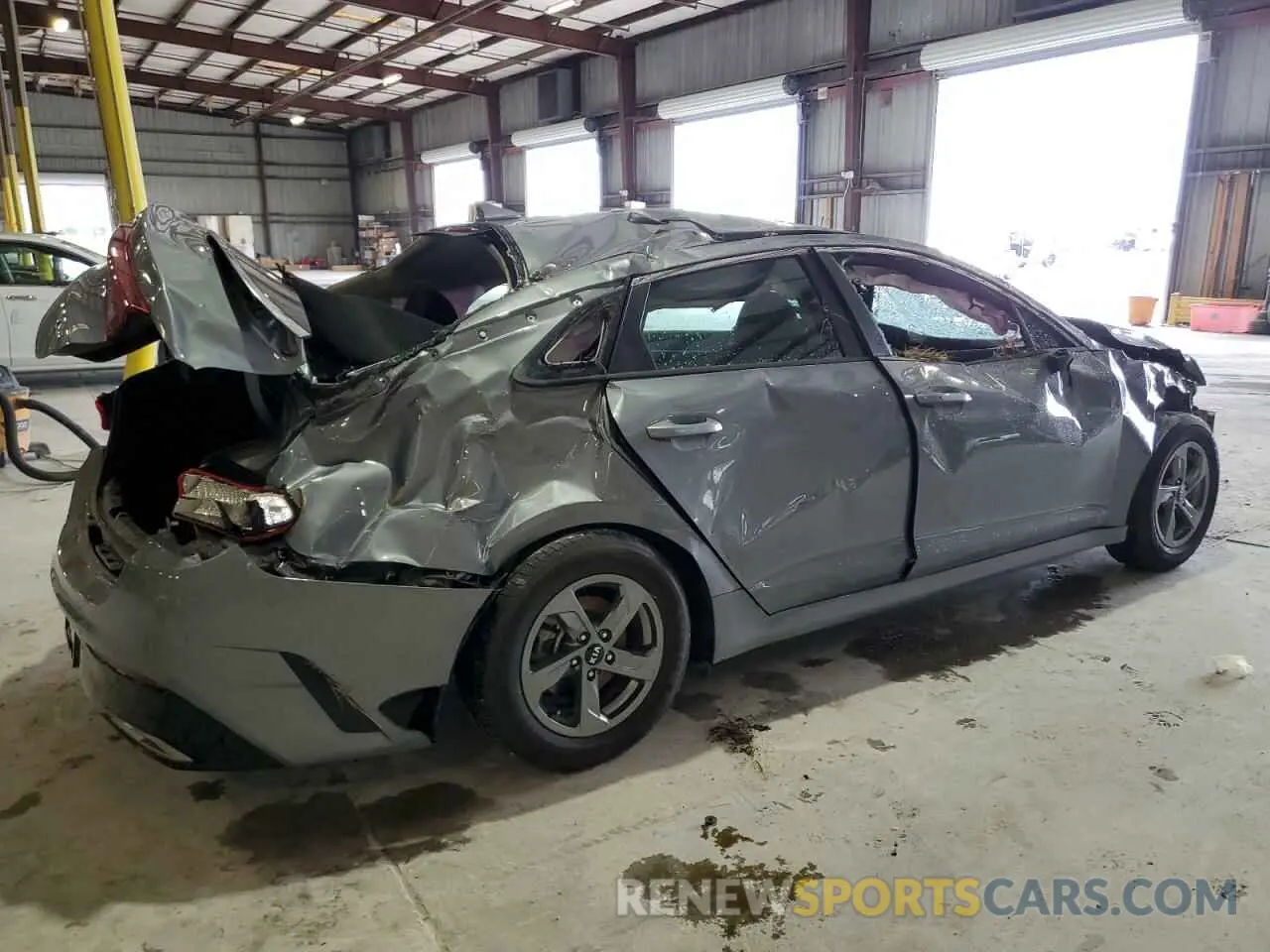 3 fotografías del automóvil dañado 5XXG14J28MG071728 KIA K5 2021