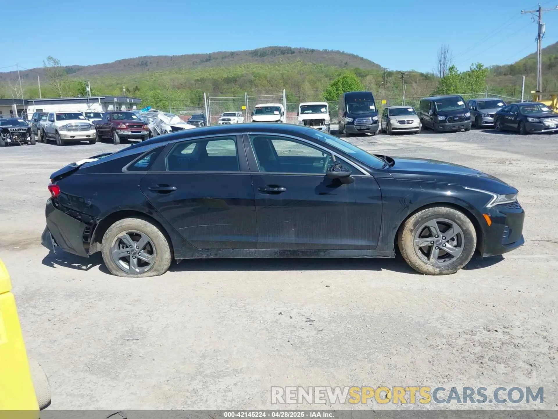 14 fotografías del automóvil dañado 5XXG14J29MG002062 KIA K5 2021