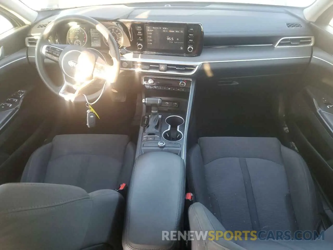 8 fotografías del automóvil dañado 5XXG14J29MG041296 KIA K5 2021