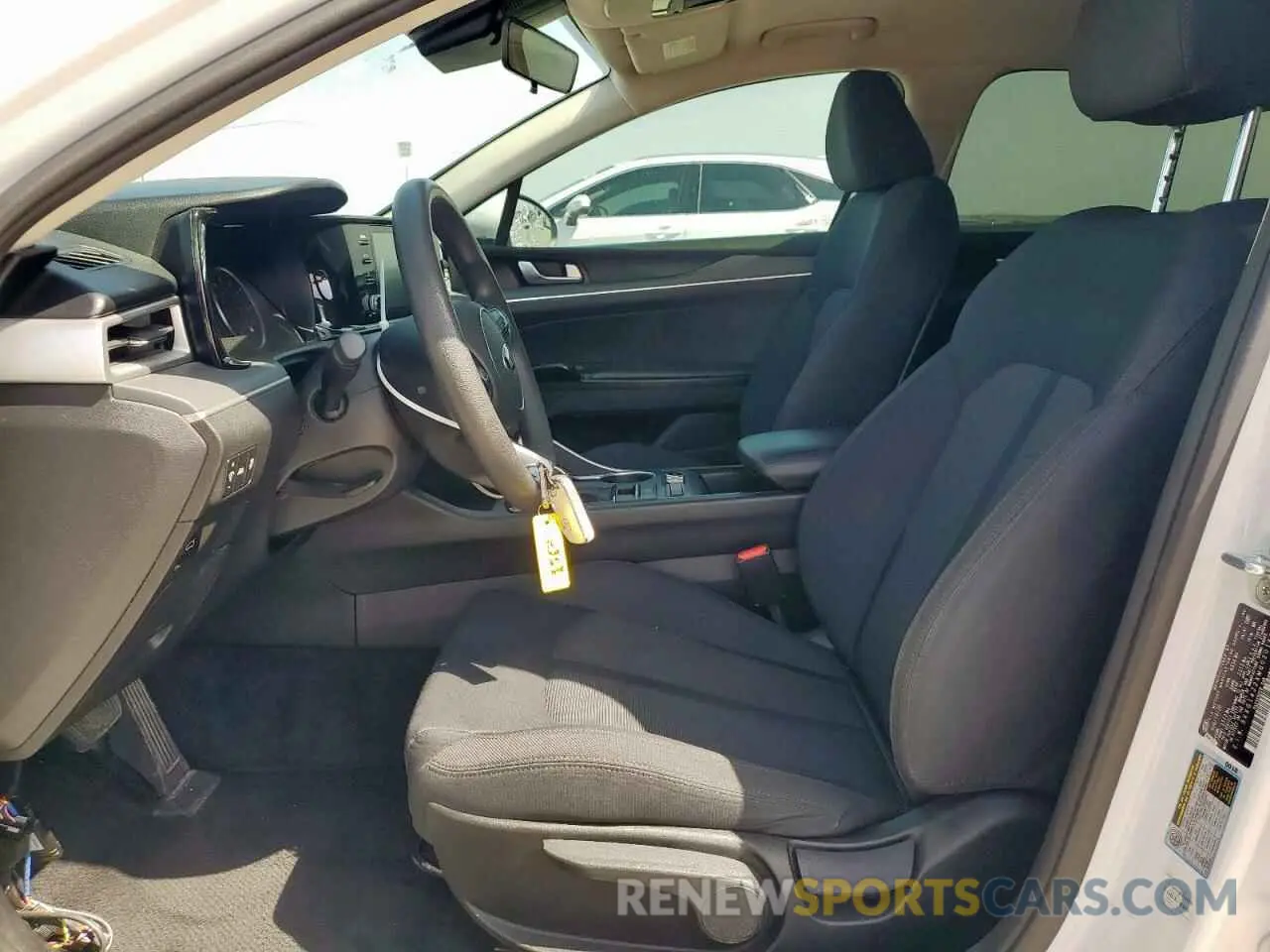 7 fotografías del automóvil dañado 5XXG14J2XMG020165 KIA K5 2021