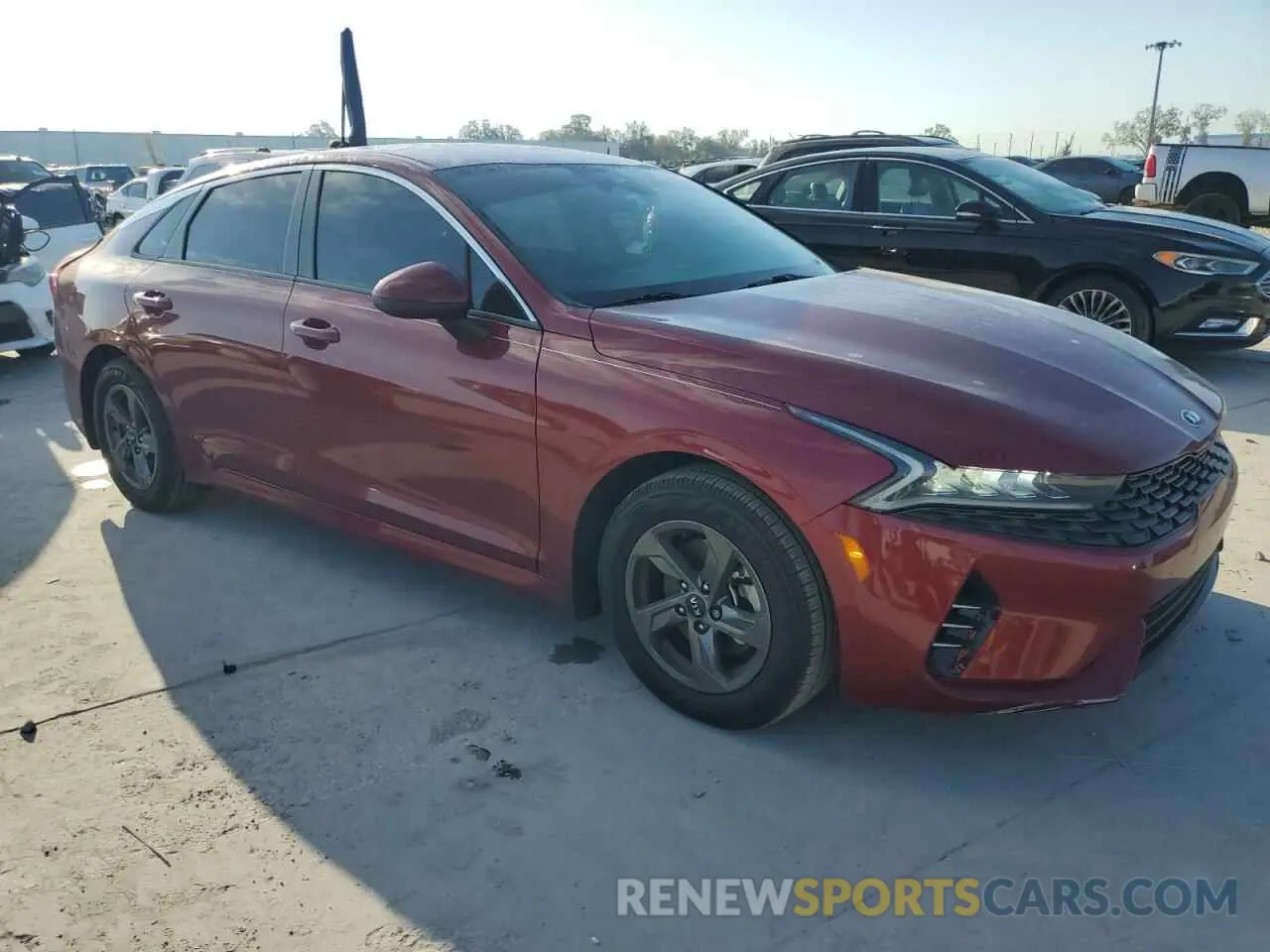 4 fotografías del automóvil dañado 5XXG14J2XMG024765 KIA K5 2021