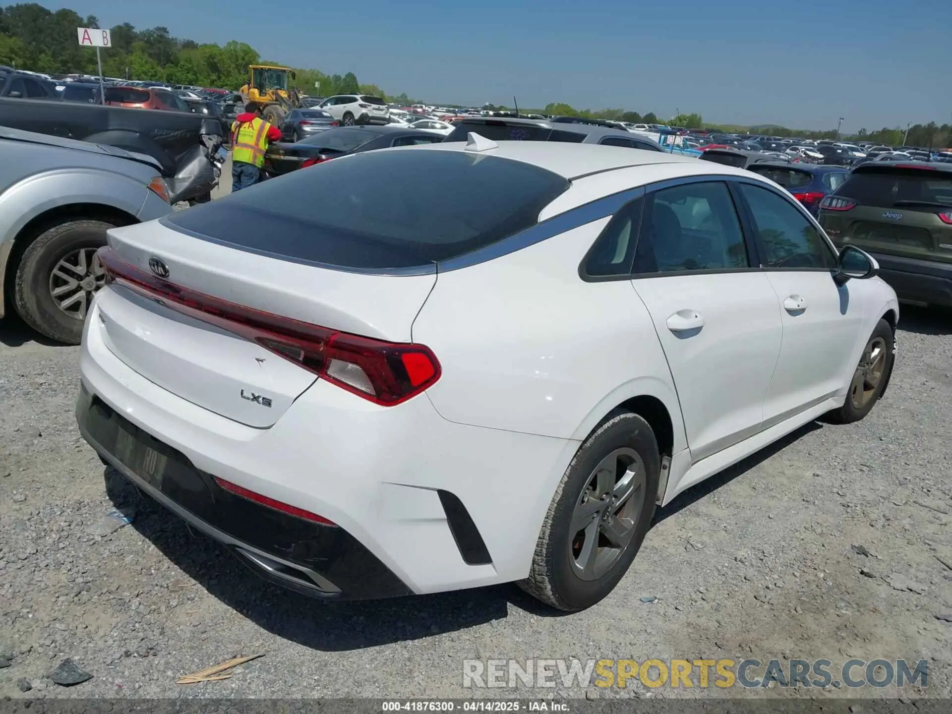 4 fotografías del automóvil dañado 5XXG14J2XMG069432 KIA K5 2021