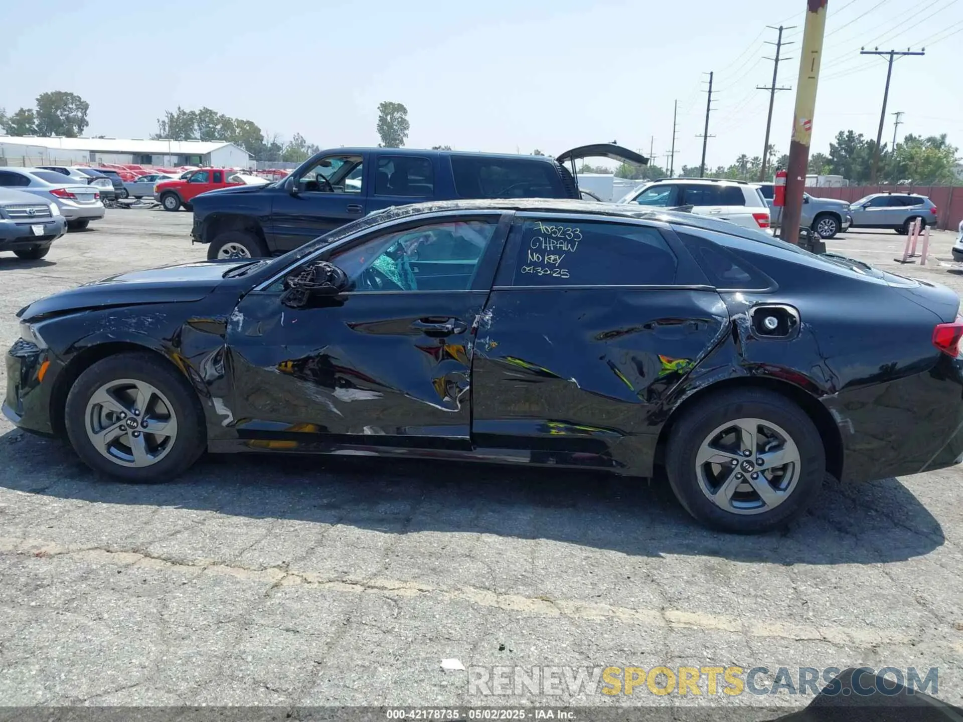 14 fotografías del automóvil dañado 5XXG14J2XMG072542 KIA K5 2021