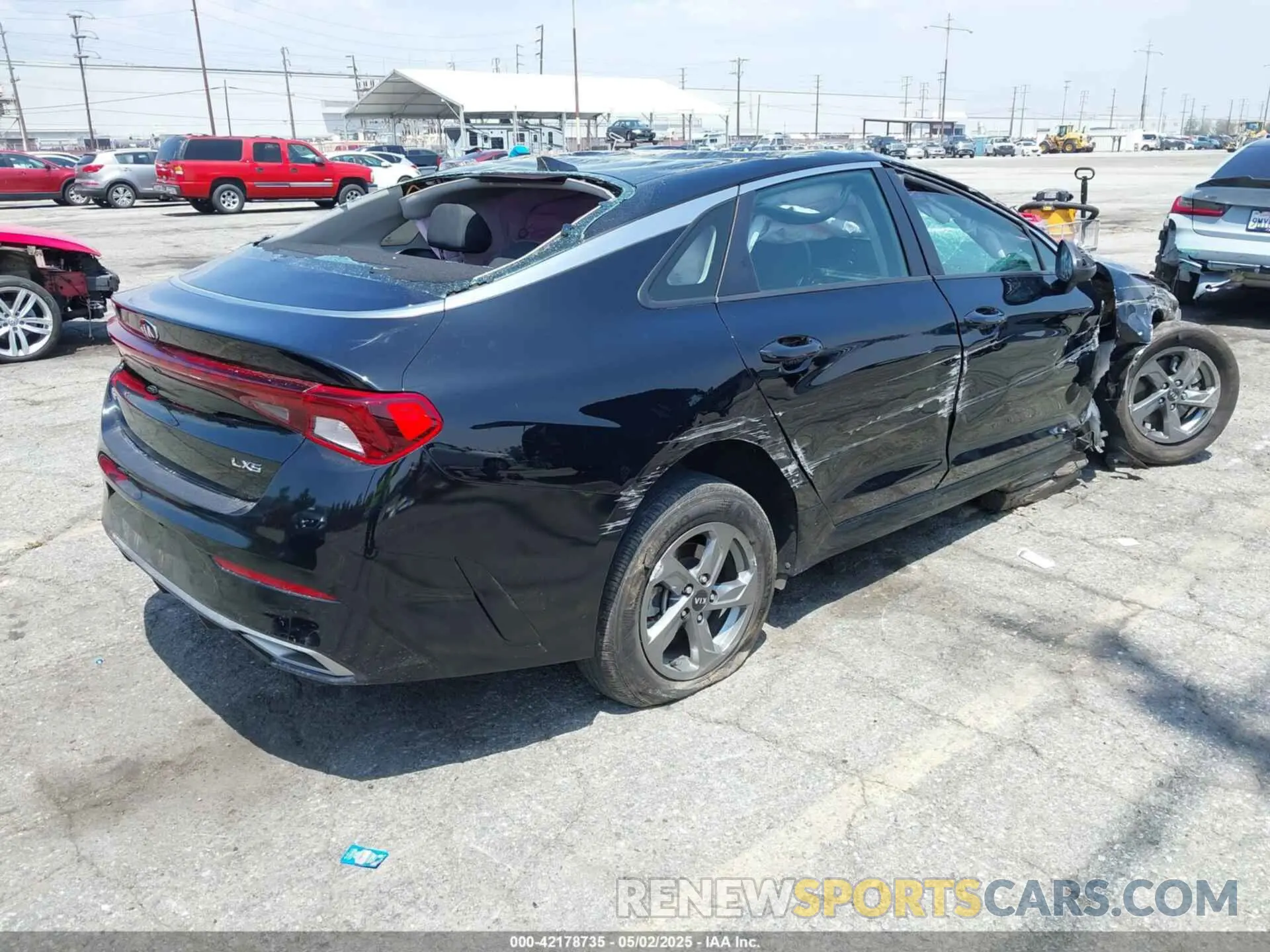4 fotografías del automóvil dañado 5XXG14J2XMG072542 KIA K5 2021
