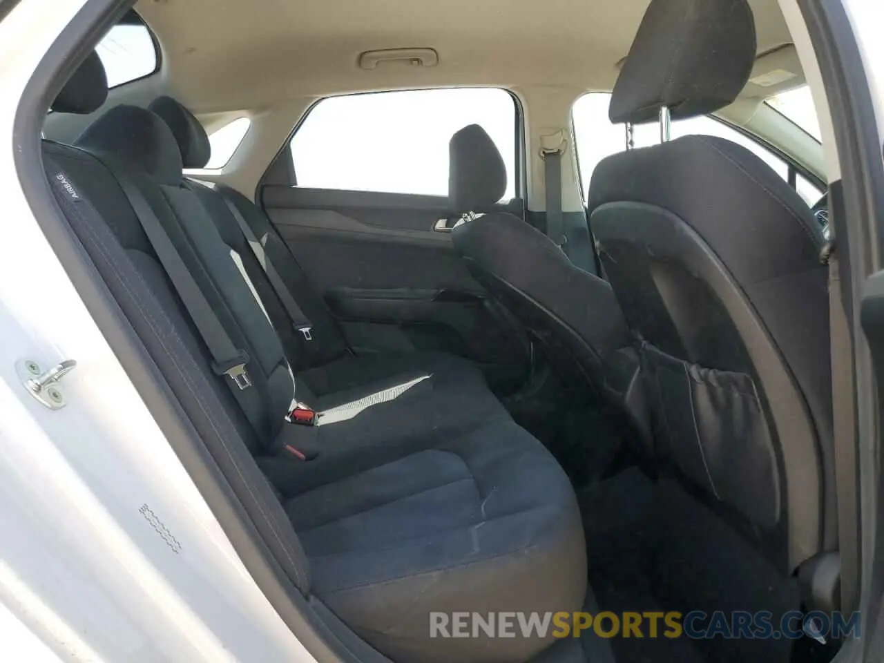 10 fotografías del automóvil dañado 5XXG14J2XMG079152 KIA K5 2021