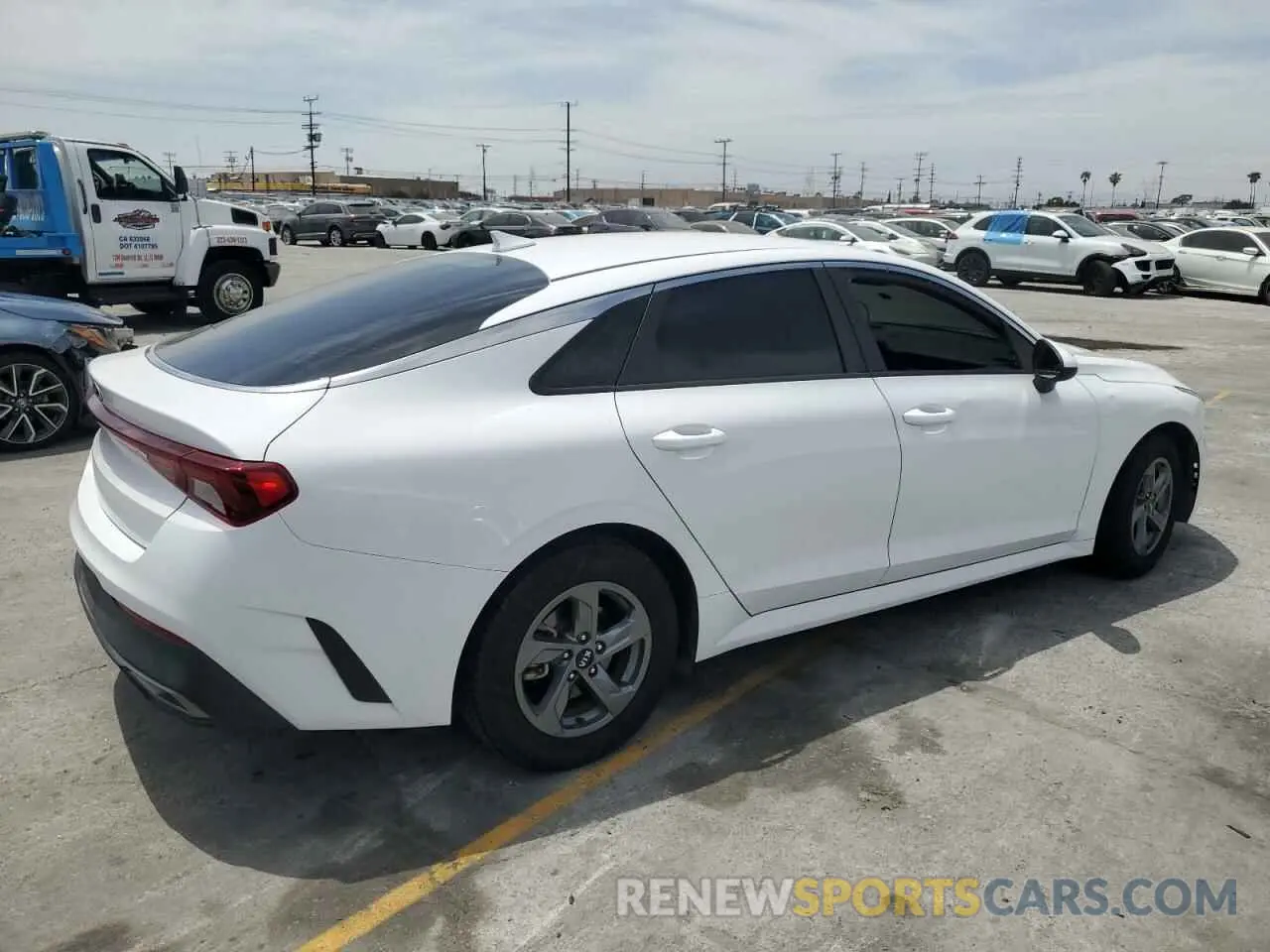 3 fotografías del automóvil dañado 5XXG24J24MG031658 KIA K5 2021