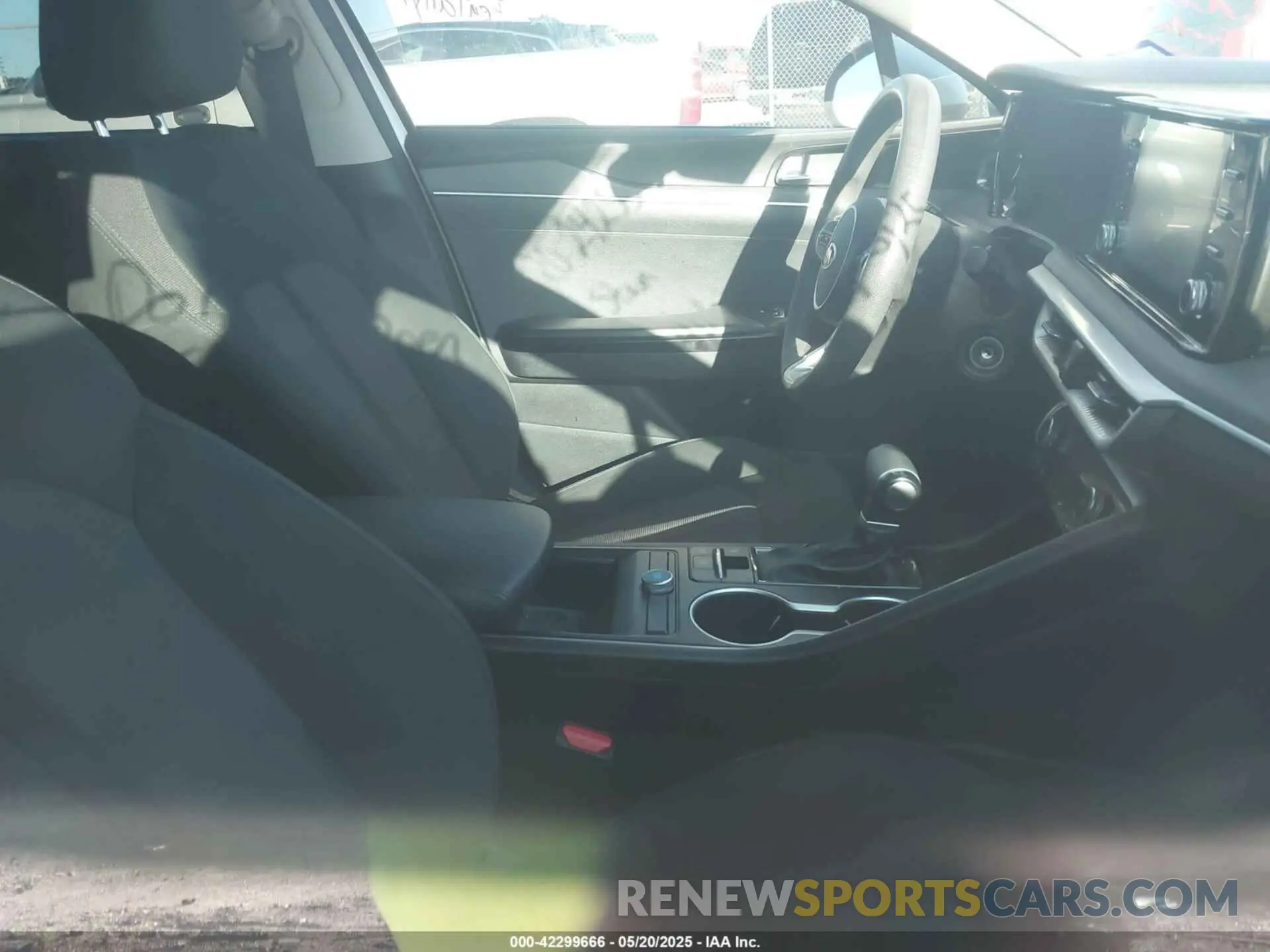 5 fotografías del automóvil dañado 5XXG24J25MG069822 KIA K5 2021