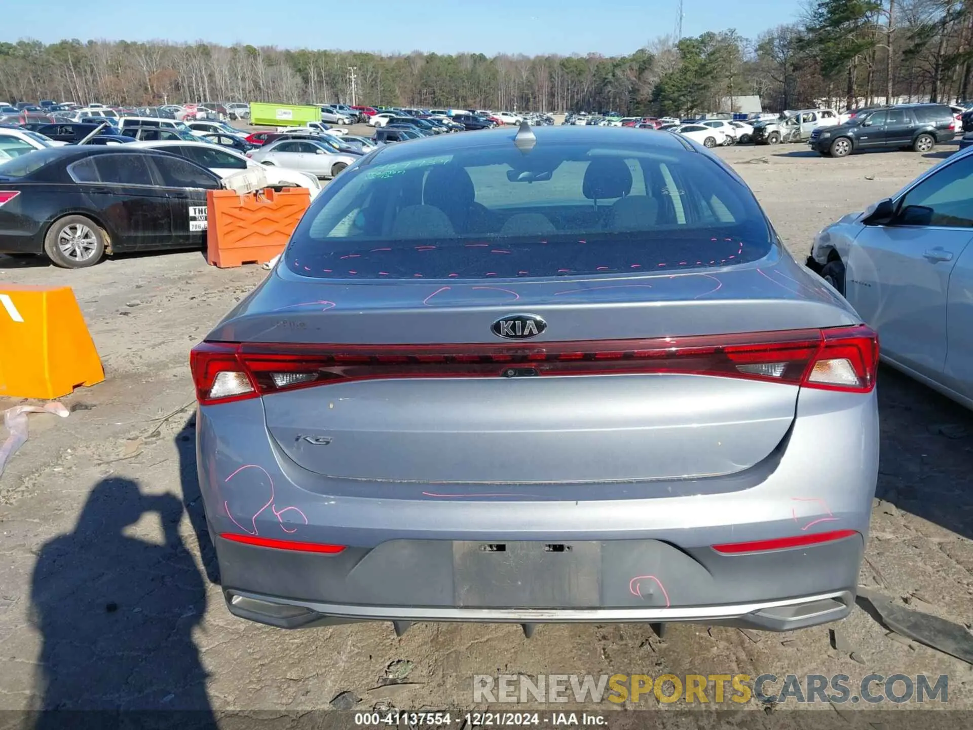 17 fotografías del automóvil dañado 5XXG24J26MG081736 KIA K5 2021