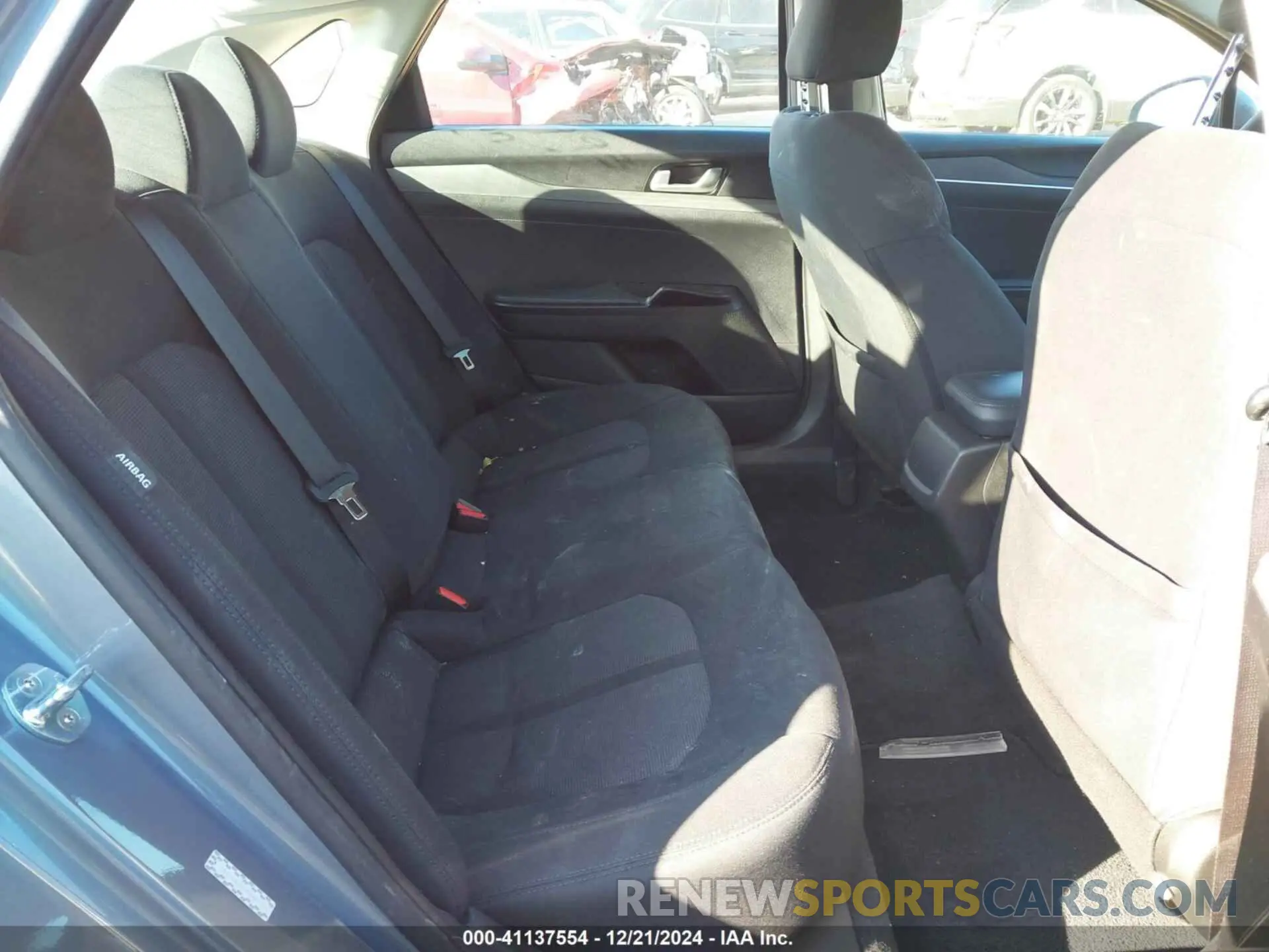 8 fotografías del automóvil dañado 5XXG24J26MG081736 KIA K5 2021