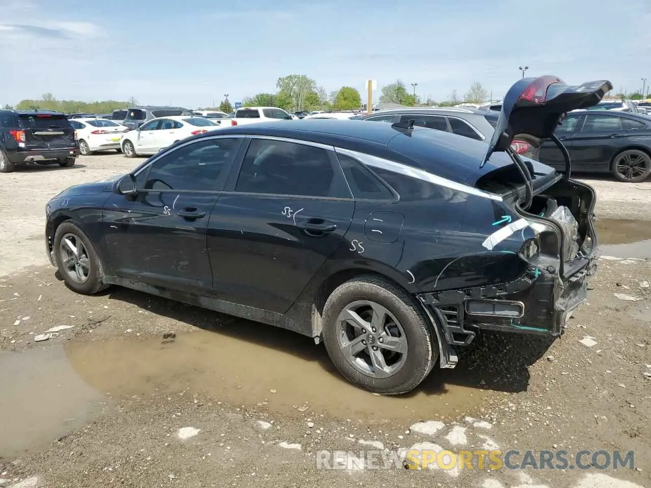 2 fotografías del automóvil dañado 5XXG24J27MG032240 KIA K5 2021