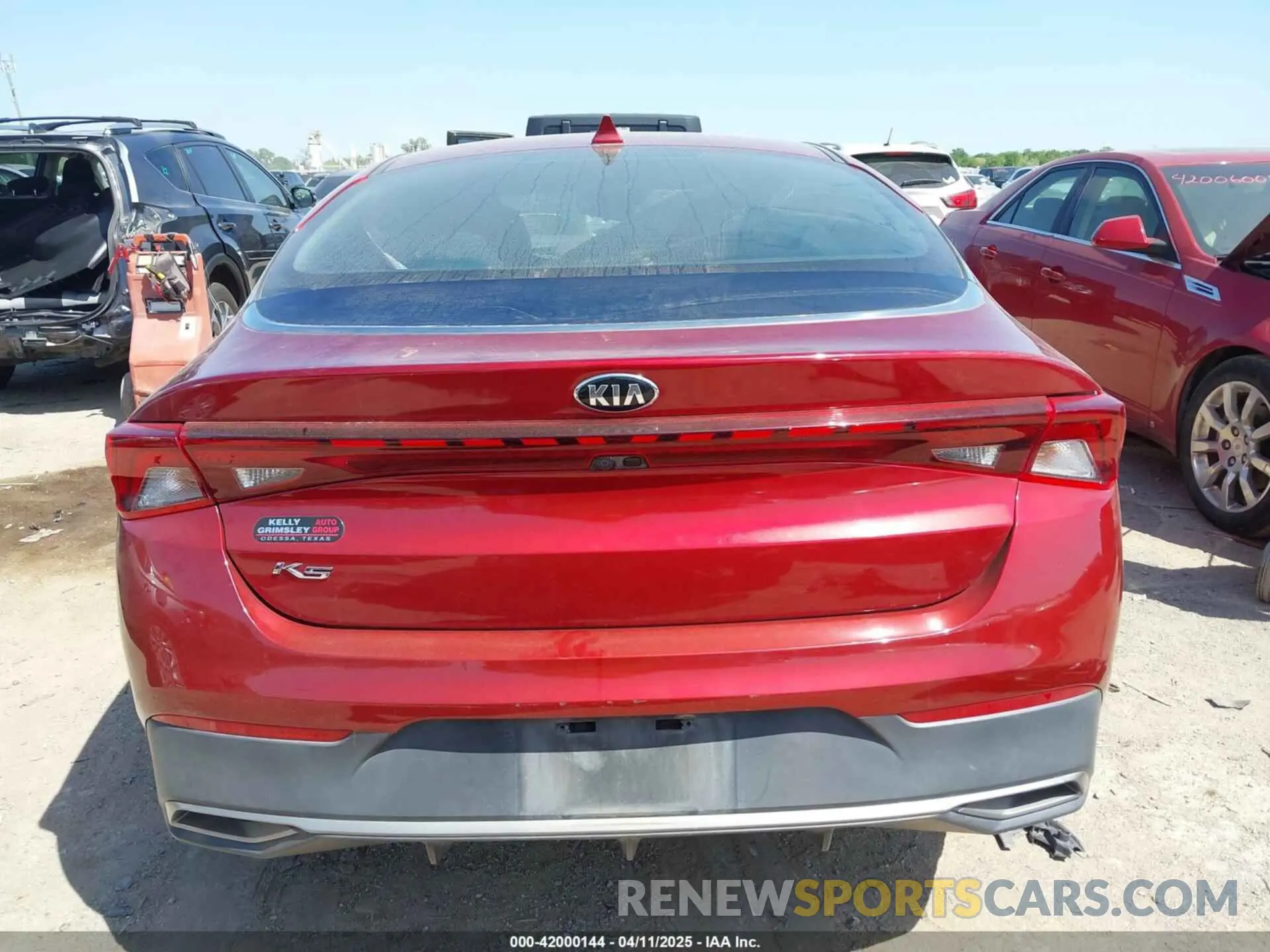 17 fotografías del automóvil dañado 5XXG24J29MG007372 KIA K5 2021