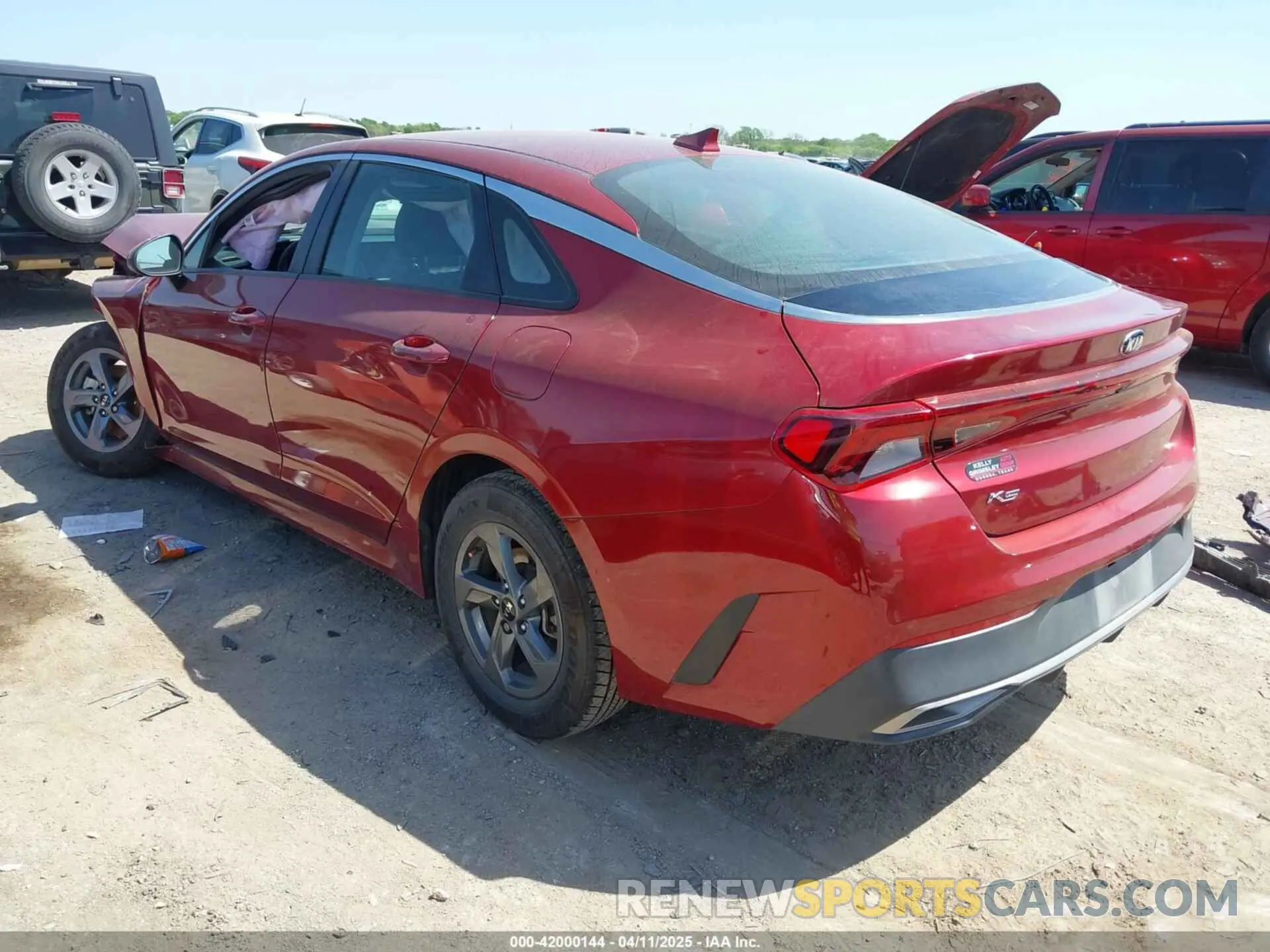 3 fotografías del automóvil dañado 5XXG24J29MG007372 KIA K5 2021