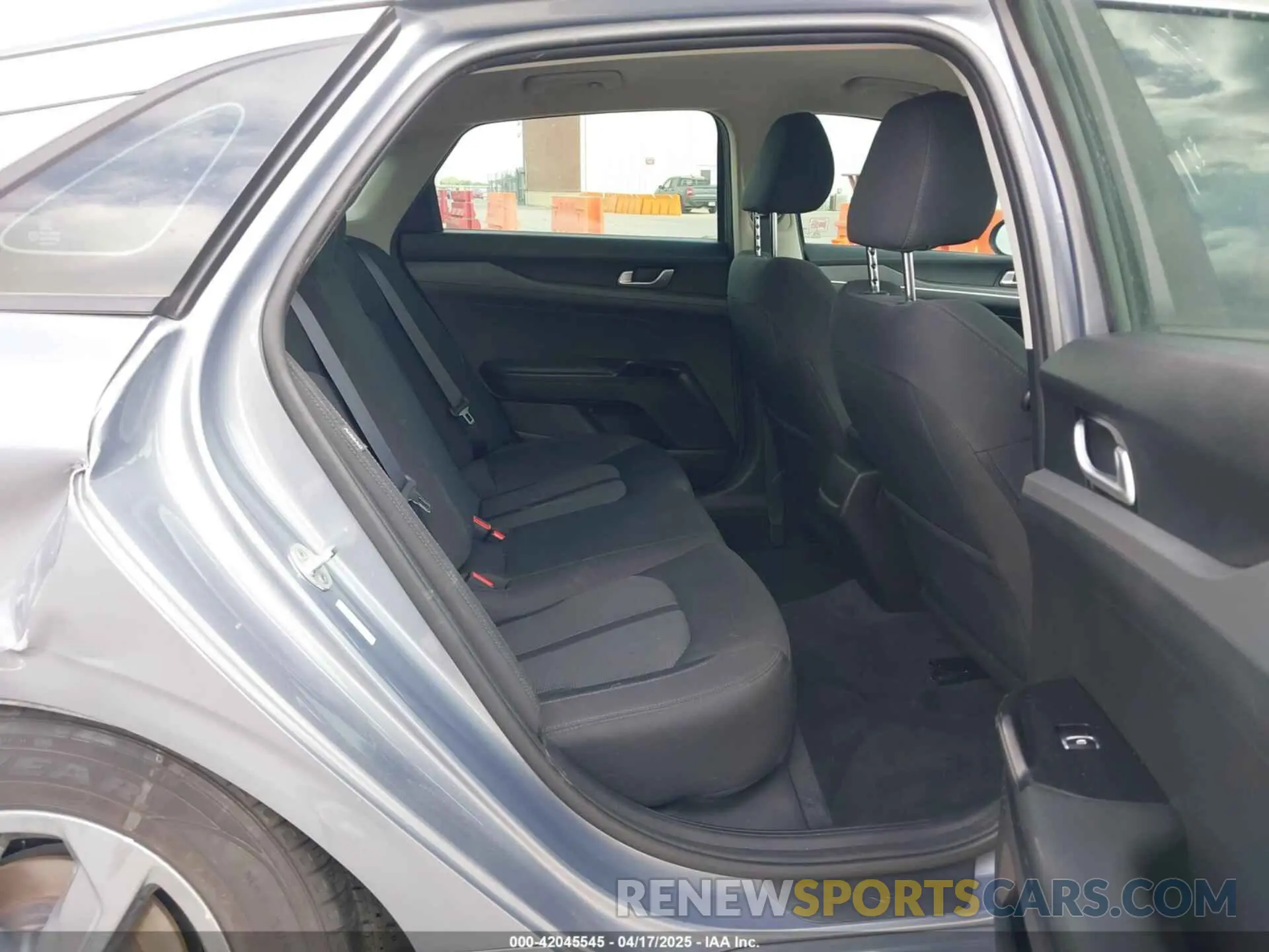 8 fotografías del automóvil dañado 5XXG24J29MG027170 KIA K5 2021