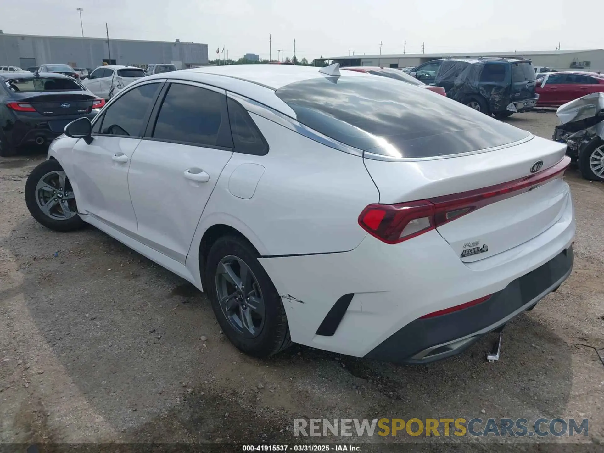3 fotografías del automóvil dañado 5XXG24J2XMG022432 KIA K5 2021