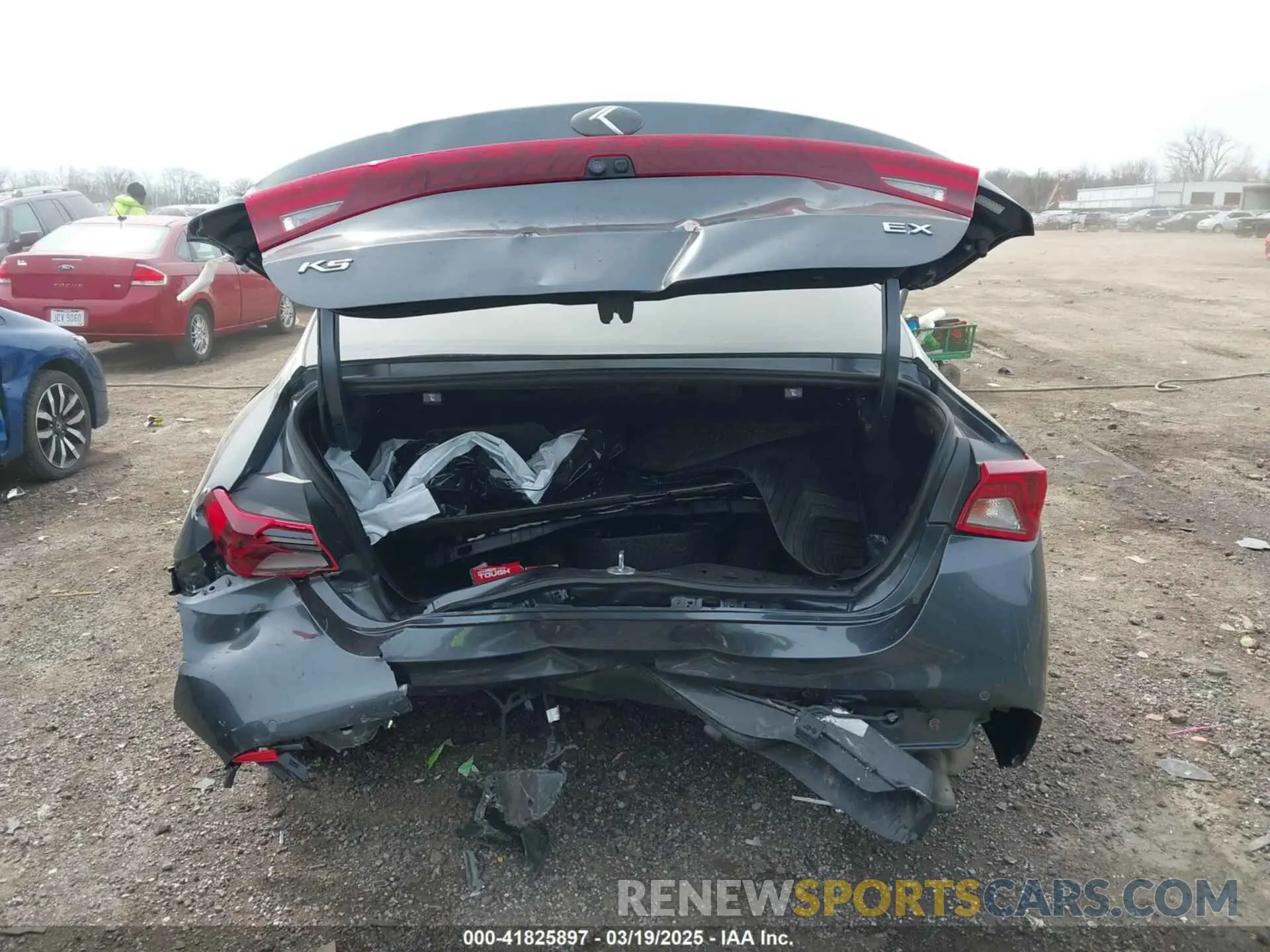 17 fotografías del automóvil dañado 5XXG34J23MG011043 KIA K5 2021